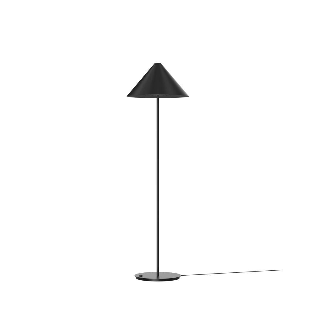 Keglen Floor lamp by Louis Poulsen
Size: Width x height x length (mm)
400 x 1380 x 400 Max. 7.0 kg
Matt white or frosted black, liquid paint.
Shade : Drawn aluminium. Diffuser: Die-cast polycarbonate. Base: Cast aluminium. Base: Machined