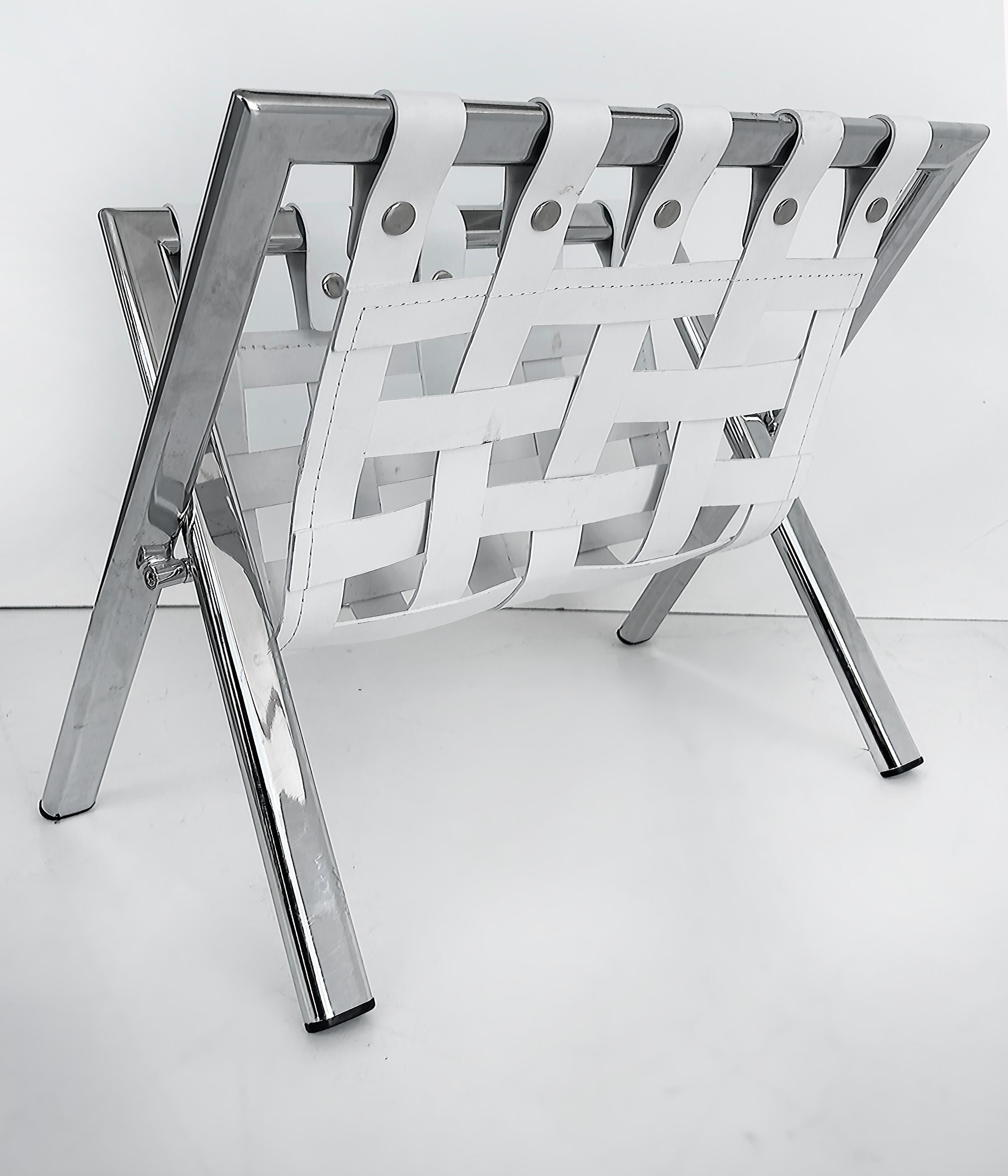 Kehl Woven Leather and Chrome X-Frame Foldable Modernist Magazine Stand c1980 In Good Condition For Sale In Miami, FL
