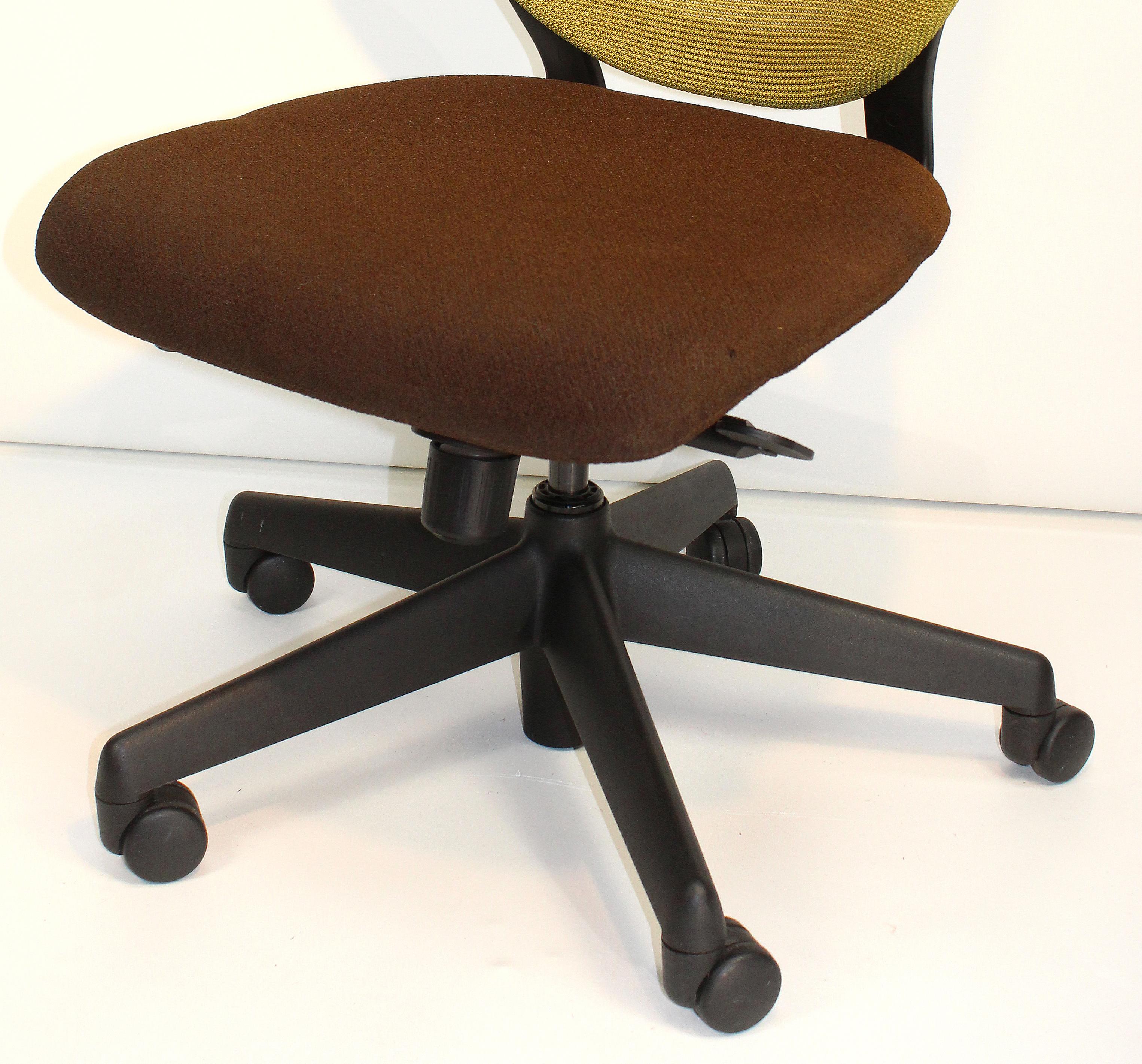 Canadian  Mark Kapka 'Canada' Ergonomic Swivel Desk Chair Designed 