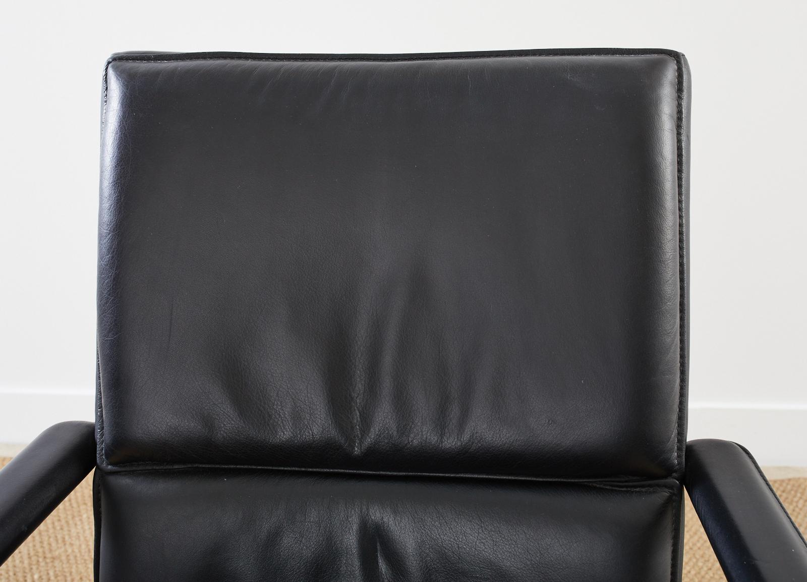 keilhauer chair leather