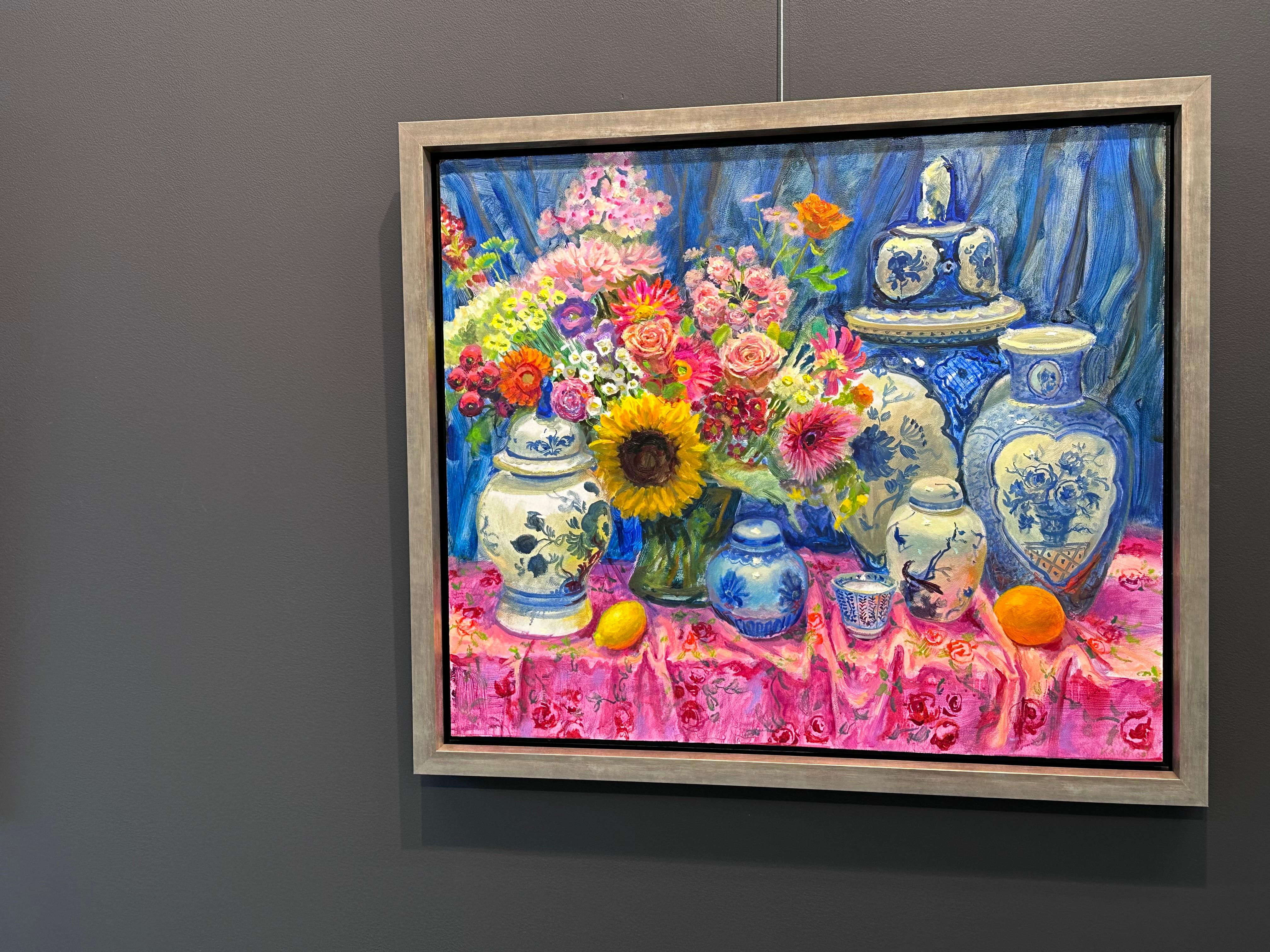 Rose avec des fleurs - 21e siècle - Peinture hollandaise contemporaine de nature morte aux fleurs en vente 6