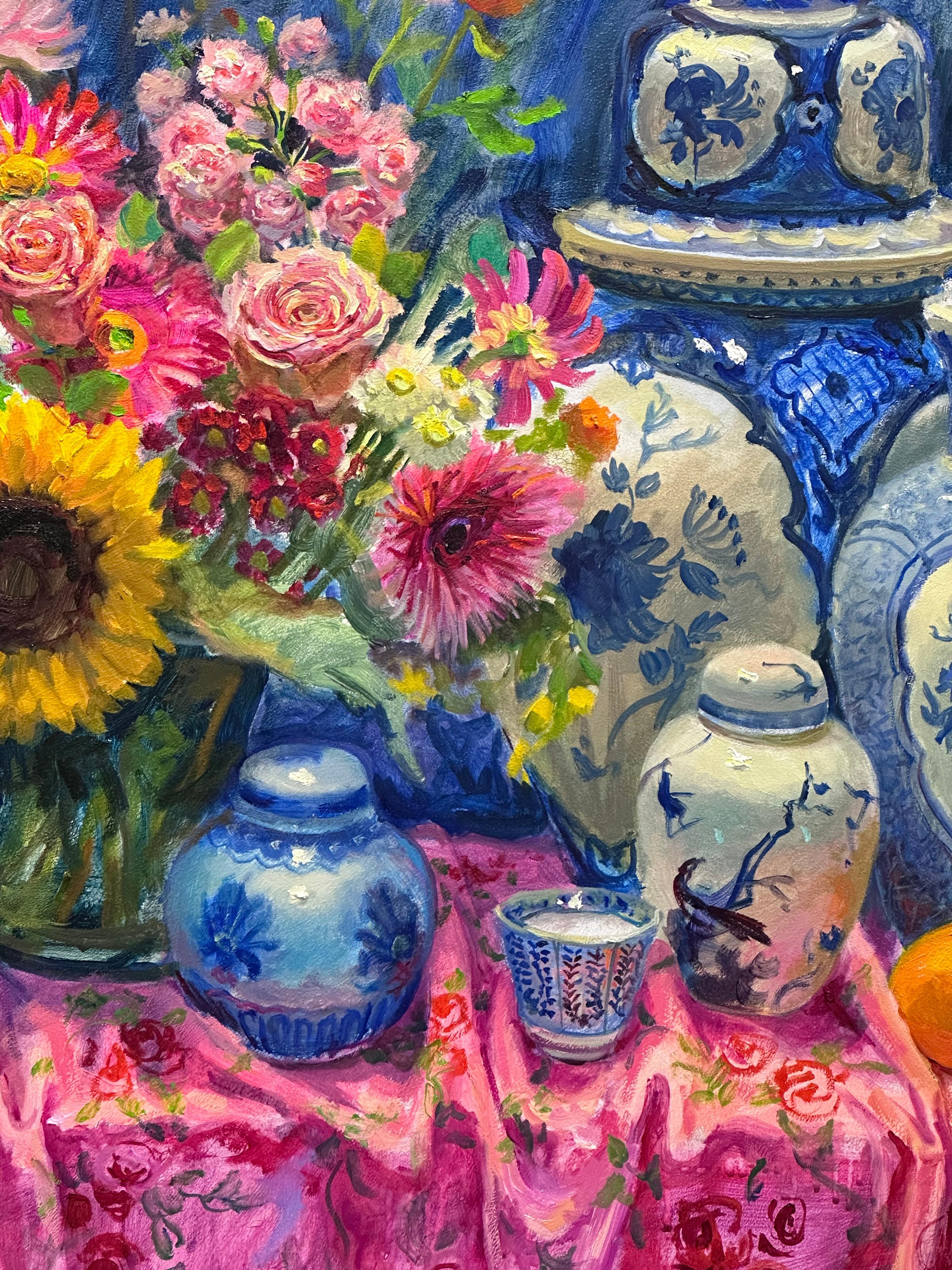 Keimpe van der Kooi
Rose avec des fleurs
80 x 68 cm
Encadré : 73 x 110 cm ( Ce cadre est inclus)
Huile sur panneau de bois 

Cette peinture a été réalisée par l'artiste néerlandais Keimpe van der Kooi. Il aime peindre des natures mortes dans une