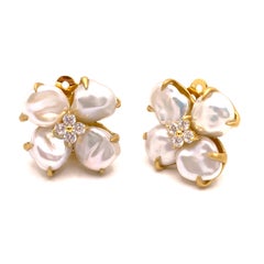 Bijoux Num Four Petal Keishi Pearl Flower Clip-on Earrings