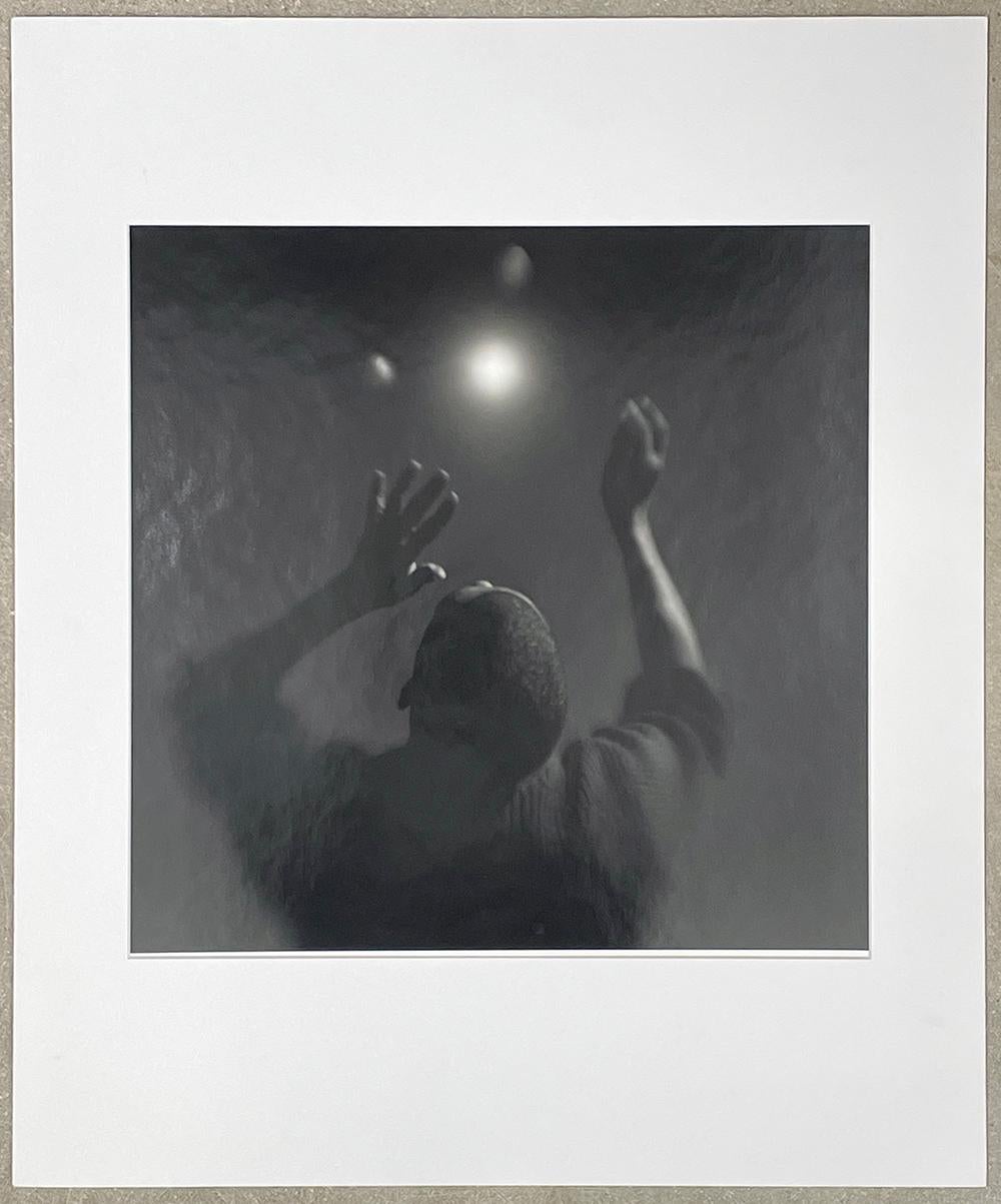 Juggling the Moon di Keith Carter, 2007, stampa alla gelatina d'argento - Photograph Contemporaneo di Keith Carter b.1948