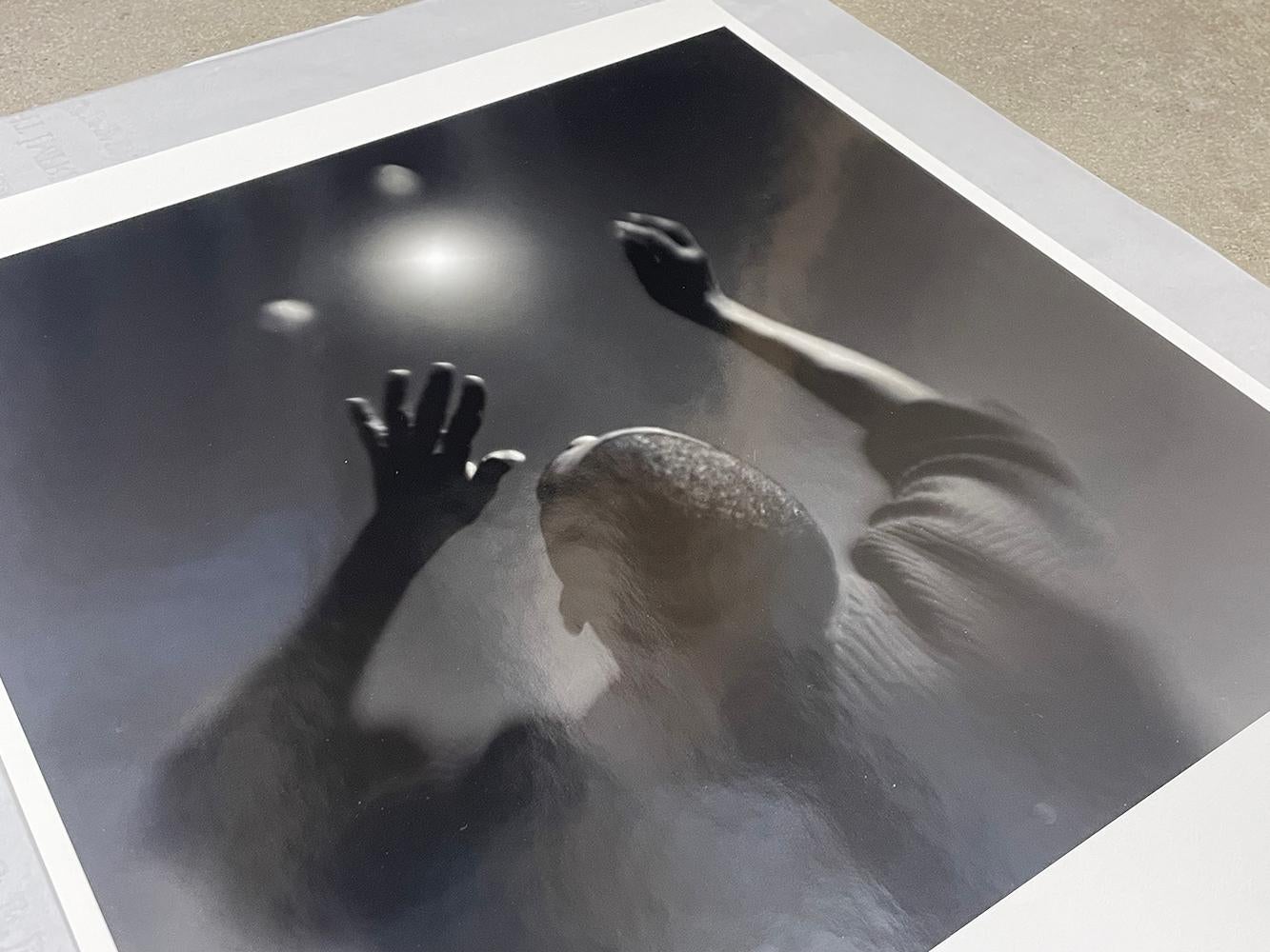 Juggling the Moon di Keith Carter, 2007, stampa alla gelatina d'argento in vendita 2