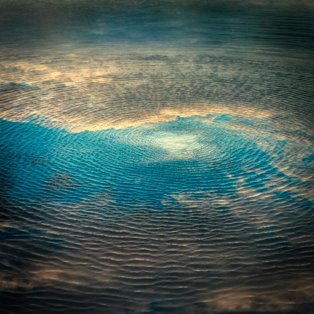 Abstract Photograph di Keith Carter b.1948 - Swirls, fotografia a colori, edizione limitata, firmata e numerata