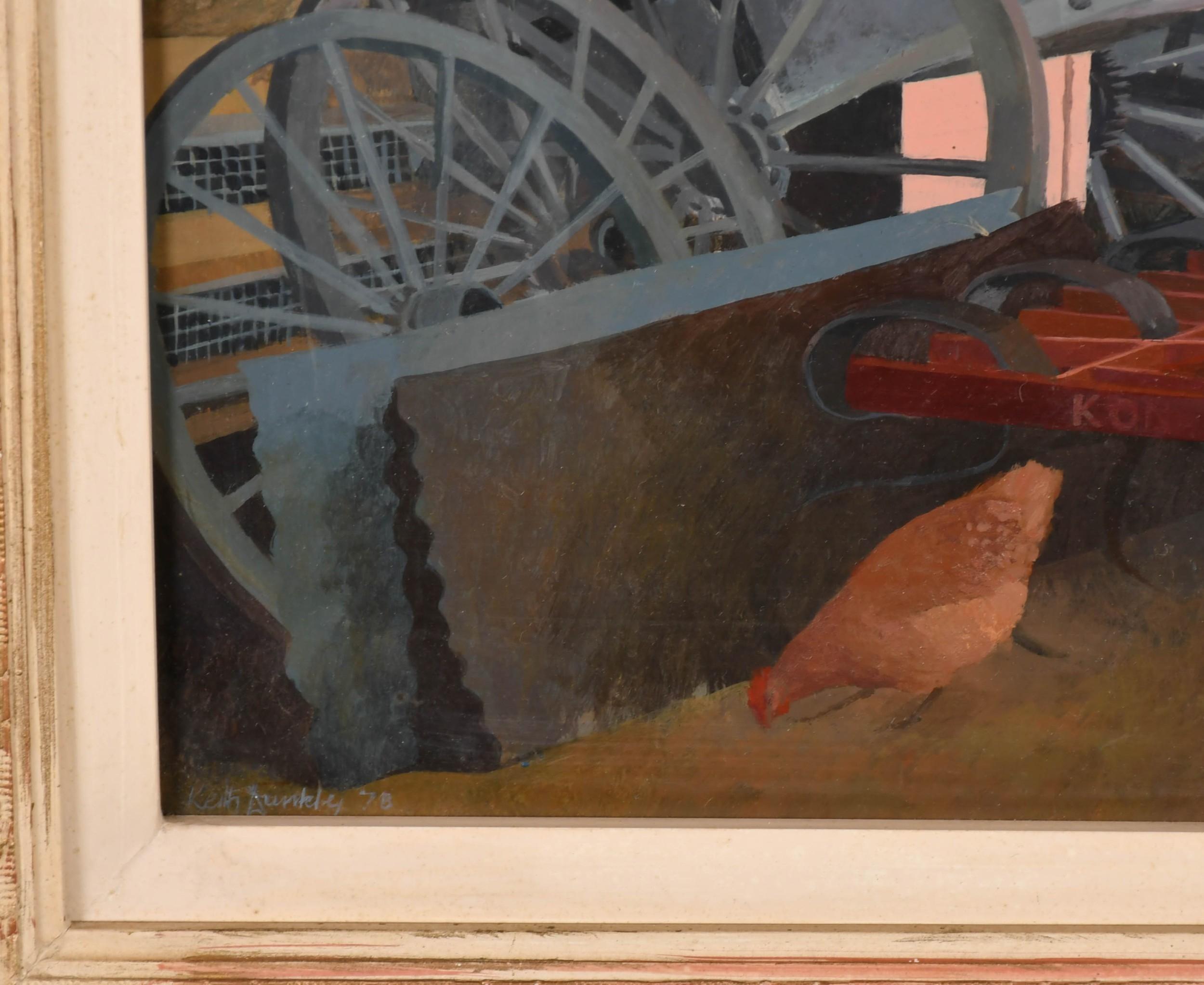 Magnifique huile sur panneau britannique moderne de 1978, signée et datée, représentant un hangar à outils agricoles avec des poulets, par Keith Dunkley.

L'œuvre est signée et datée en bas à gauche. Elle est présentée dans un magnifique cadre peint
