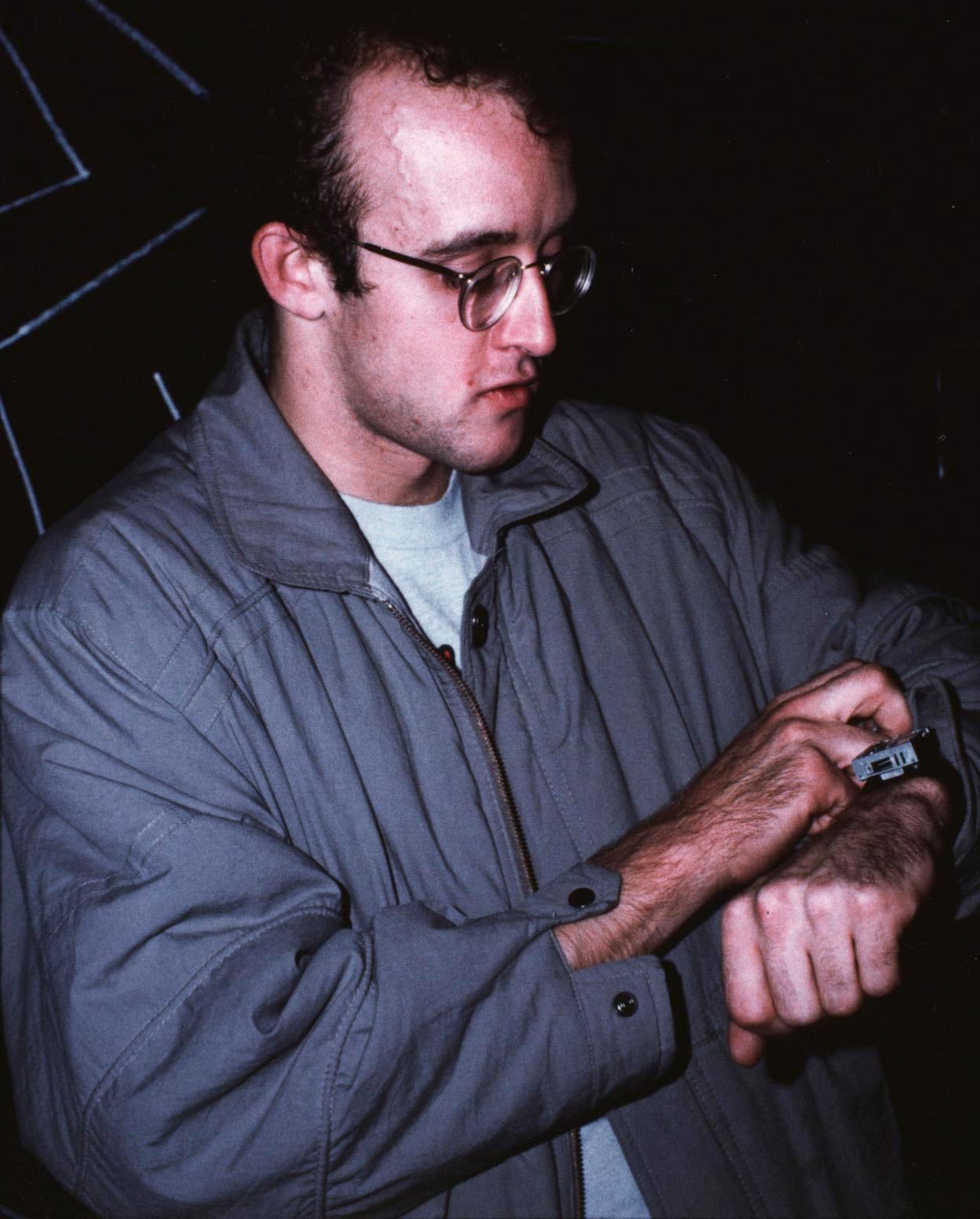 Fotografia di Keith Haring del 1984 (foto in camera oscura di Keith Haring degli anni '80) in vendita 2