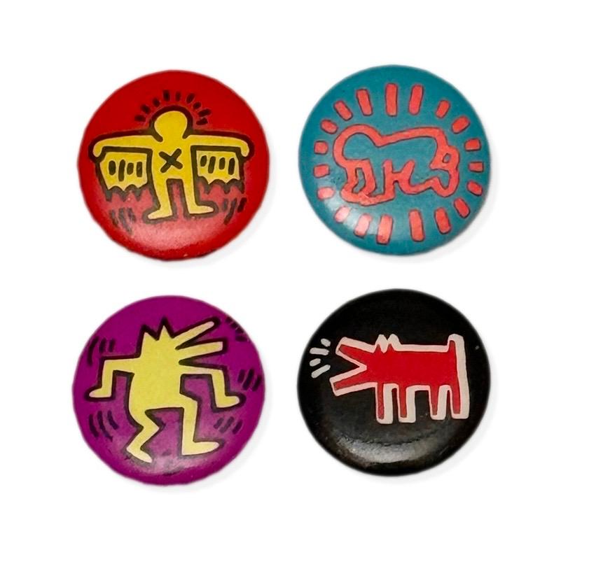Keith Haring Pop Shop 1986 'Set of 4 Original Pins' In Good Condition For Sale In Brooklyn, NY
