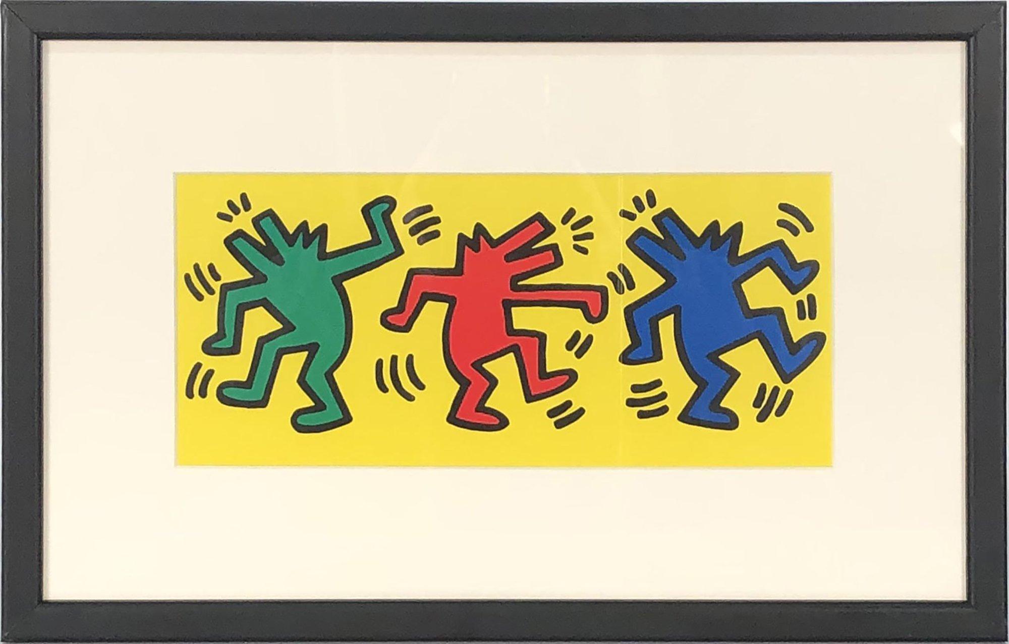 Papierformat: 9 x 14,25 Zoll (22,86 x 36,195 cm)
 Bildgröße: 4 x 9,5 Zoll (10,16 x 24,13 cm)
 Gerahmt: Ja
 Zustand: A-: Fast neuwertig, sehr leichte Gebrauchsspuren
 
 Zusätzliche Details: Vintage Keith Haring Postkarte Estate Authorized 1998 Fold