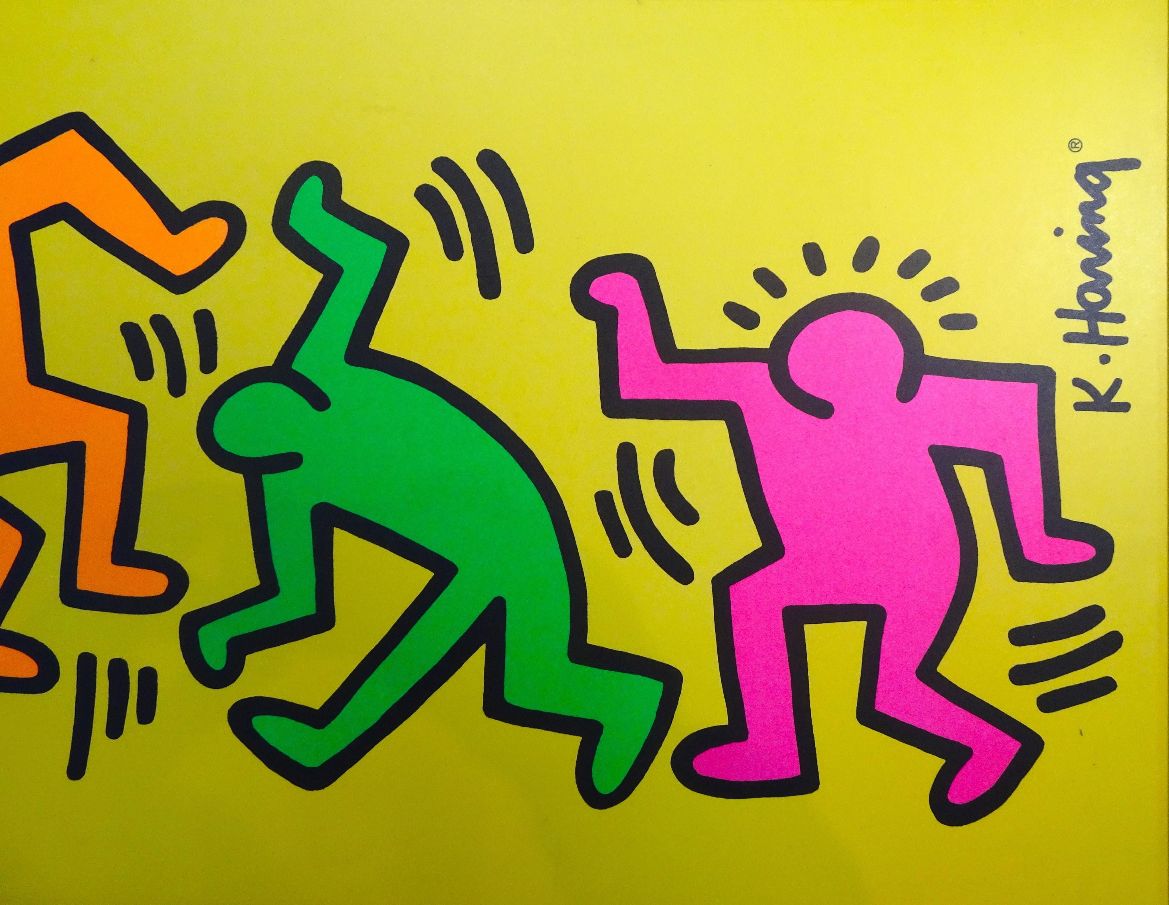 Beautiful colored serigraph Figures made by the street artist Keith Haring.
Signed on plate. Unnumbered.
Very good conditions, except for a small rip on the higher right. Frame splintered on the upper right.

Image Dimensions : 50 x 120 cm