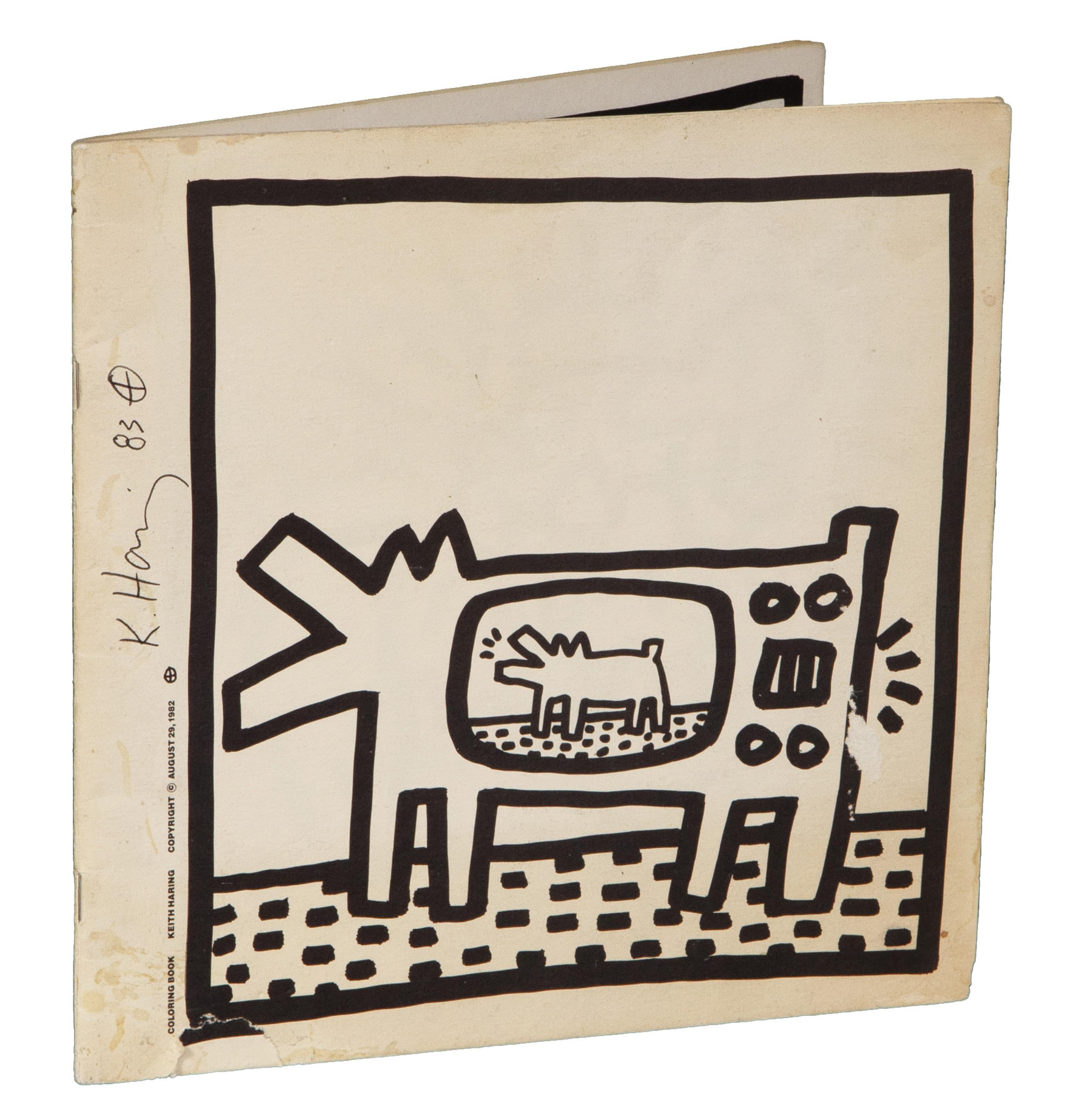Un livre de coloriage vierge conçu et imprimé par l'artiste pop américain Keith Haring. Cet exemplaire est signé et daté au stylo par l'artiste et comporte plusieurs illustrations dans le style classique de l'artiste.

Livre de coloriage
Keith