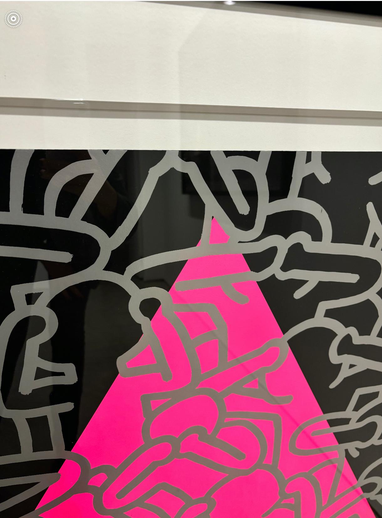 Il silenzio è uguale alla morte (Littmann 152) - Abstract Print Rosa di Keith Haring