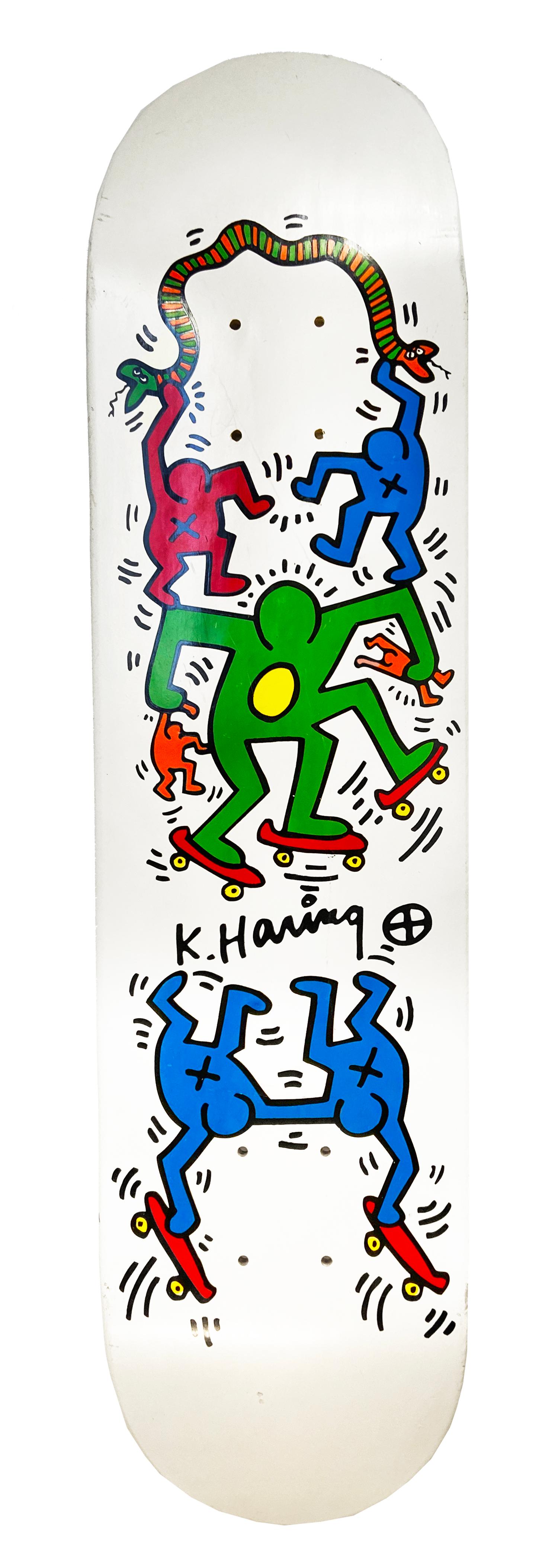 Keith Haring Pop Shop Skateboard Deck ca. Anfang/Mitte der 1990er Jahre:

Mitte der 1980er Jahre handelte New York City Skateboards Inc. mit Haring einen Vertrag über die Gestaltung und Lizenzierung von Skateboard-Bildern aus. Ungefähr 200 dieser