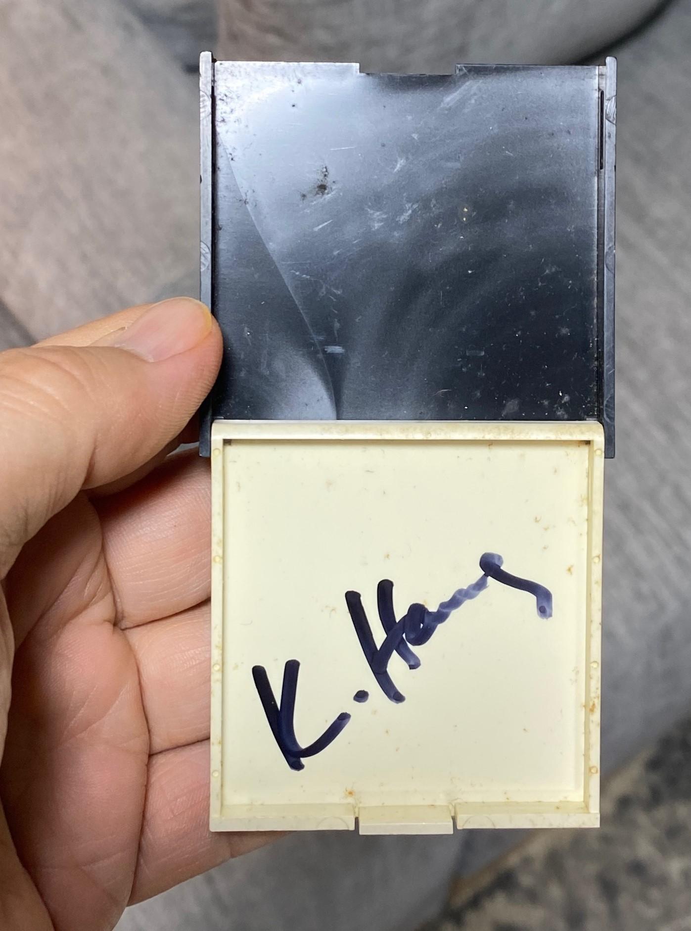 Keith Haring Rare Signé NYC Pop Shop Safe Sex Condom Carrying Clip On Case 1987 en vente 7