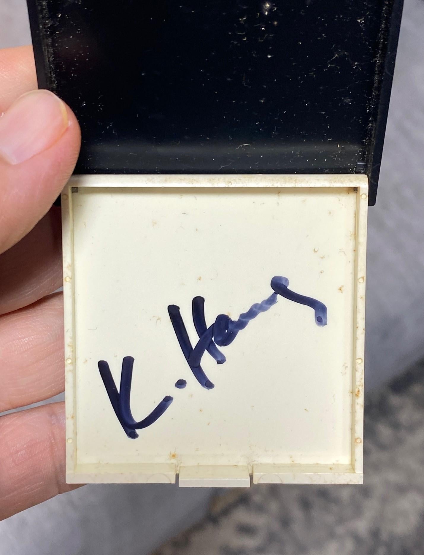 Keith Haring Rare Signé NYC Pop Shop Safe Sex Condom Carrying Clip On Case 1987 en vente 8