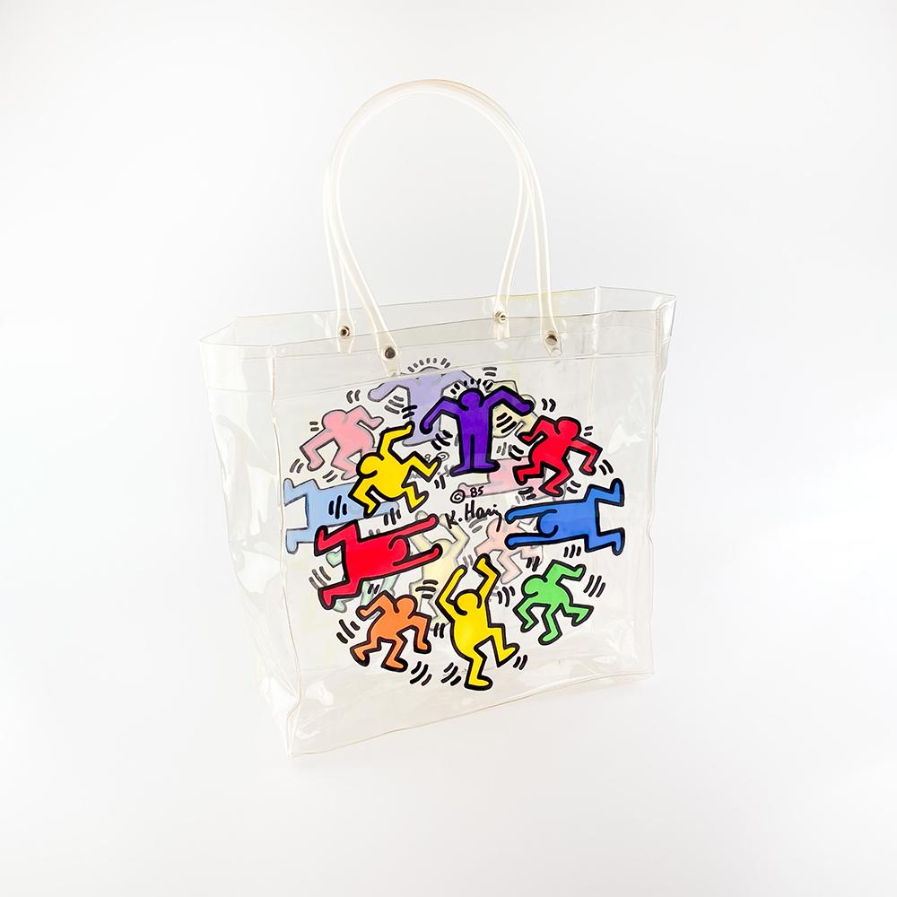 Keith Haring transparent bag, 1986.

Produced by the A.P.J. Gallery, Museum Art. United States.

Measurements: 24 x 26 x 10 cm.