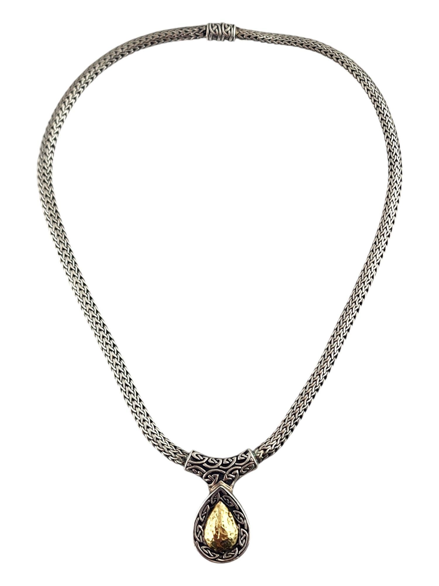 Keith Jack - Collana a goccia con nodo celtico in argento sterling e oro giallo 18 carati

Questa splendida collana con nodo celtico di Keith Jack è realizzata in argento sterling con bellissimi dettagli in oro giallo 18 carati!

Lunghezza: 17 1/2