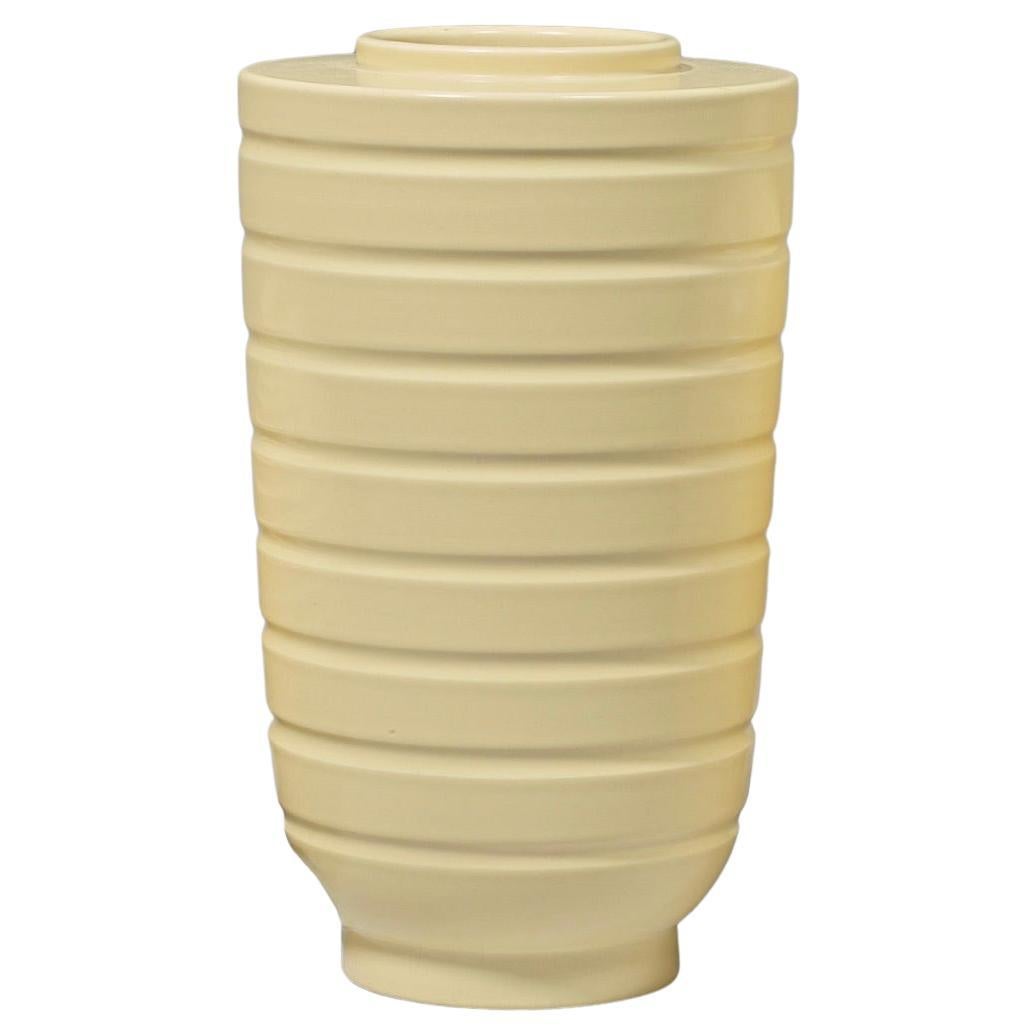 Keith Murray (1892-1981) Vaso in paglia opaca, forma 4316 per Wedgwood circa 1935