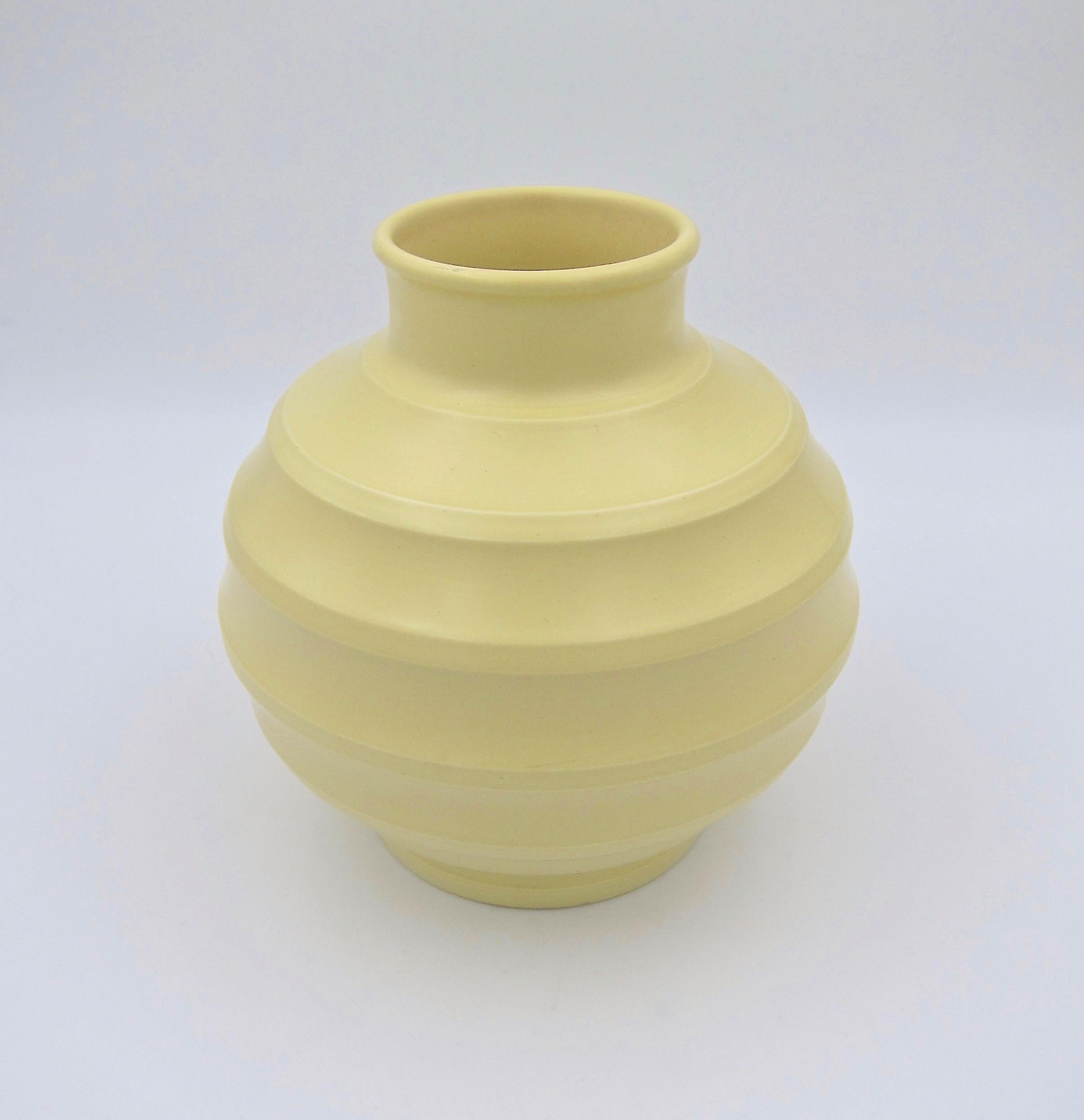 Keith Murray Annular Art Deco Vase by  for Wedgwood, 1940s 2