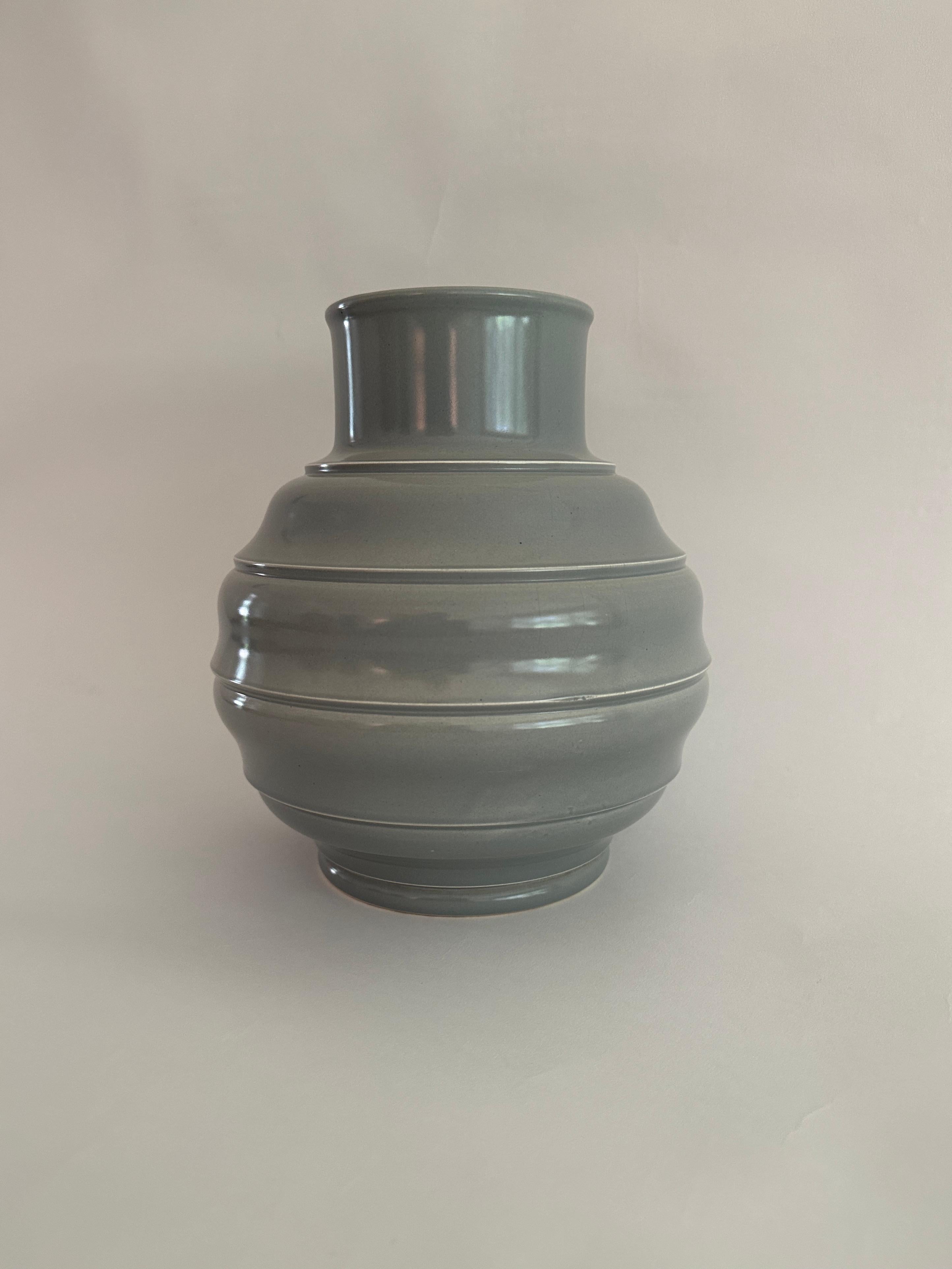 Poterie Vase Art Déco Keith Murray pour Wedgwood en vente
