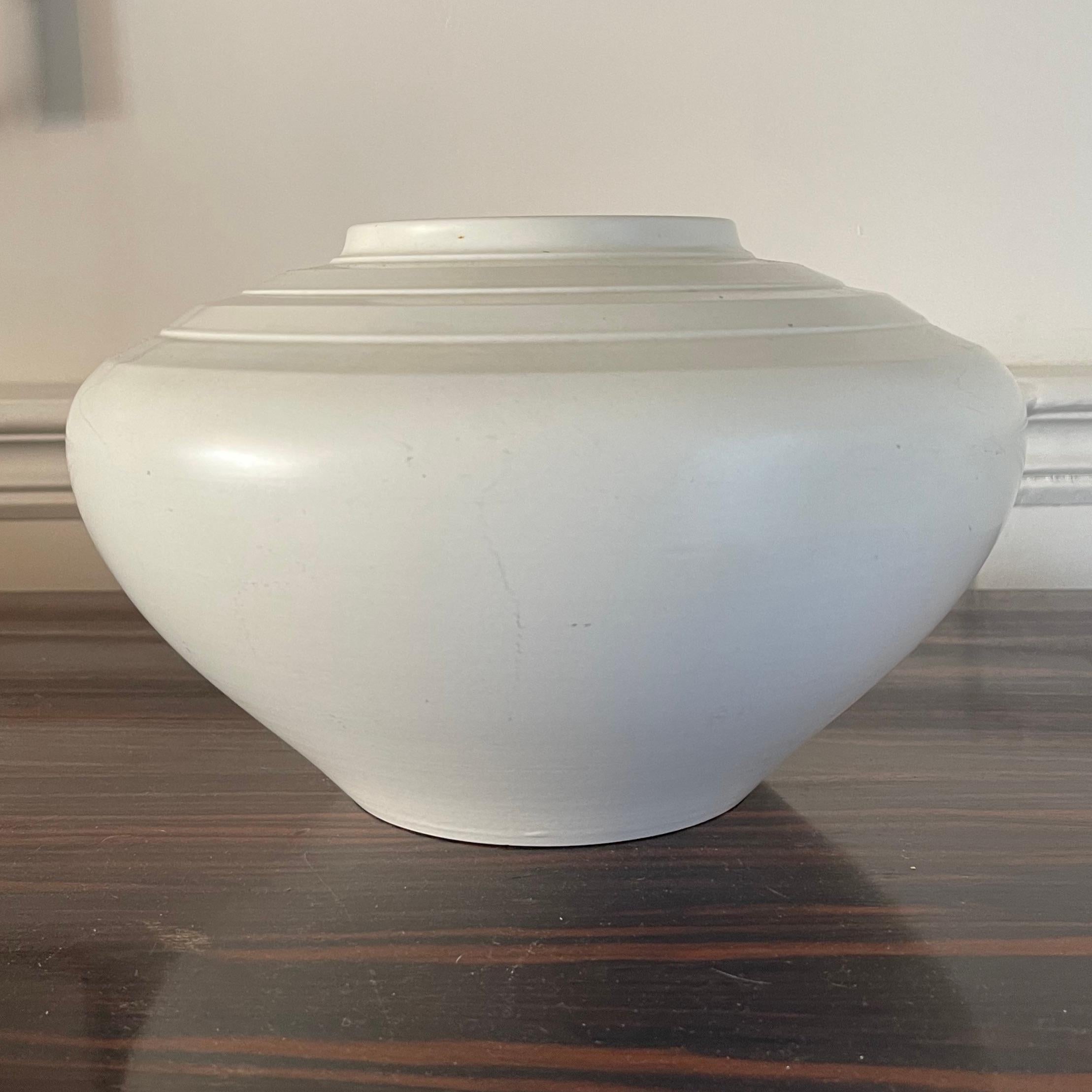 Art Déco Keith Murray per Wedgewood, modello 3820 in vendita