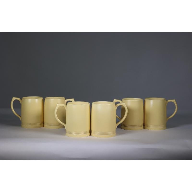 Keith Murray for Wedgwood. A rare complete and original set of six lemonade mugs In Good Condition For Sale In London, GB