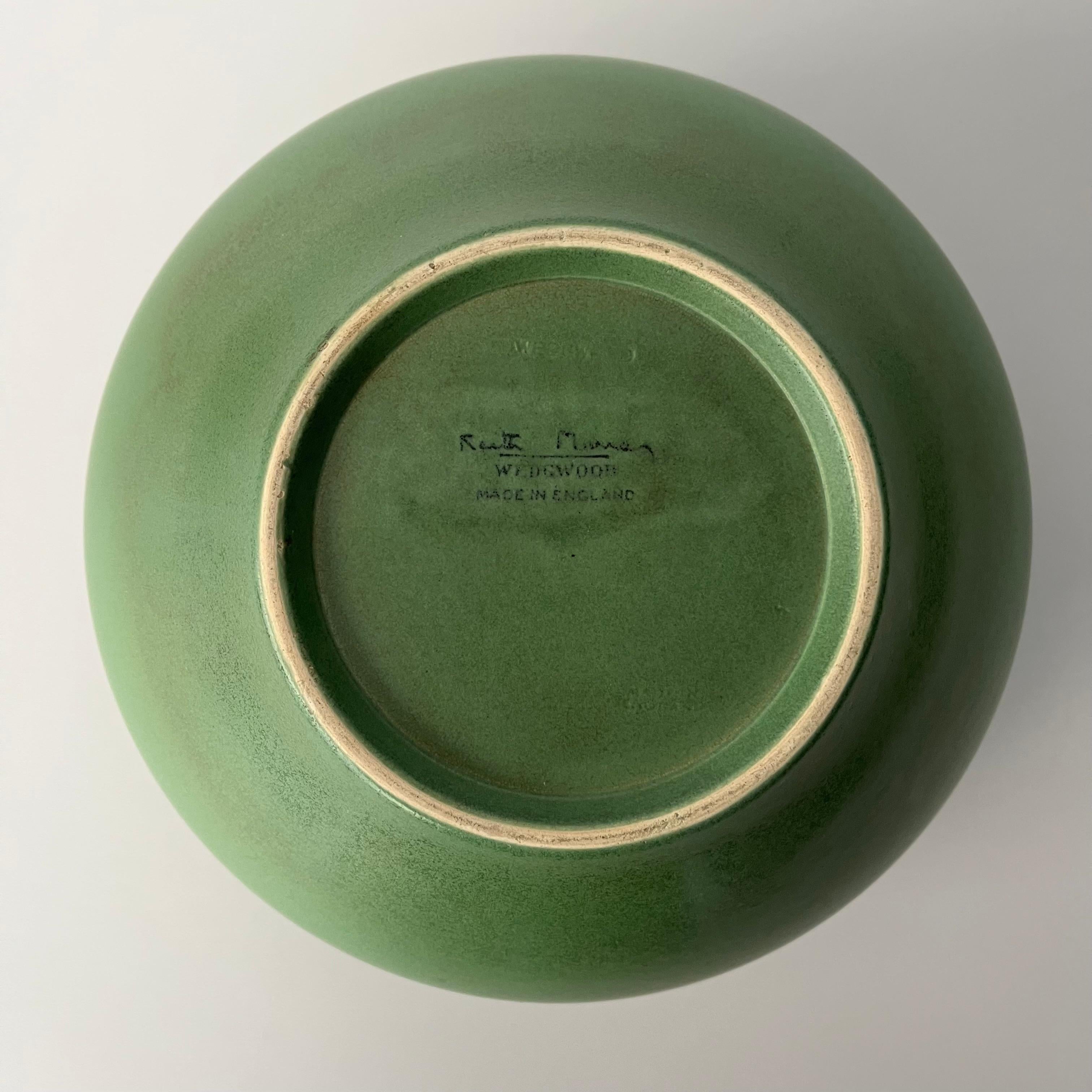 Vernissé Grand vase Keith Murray en Greene & Greene, Design 3820 pour Wedgwood en vente