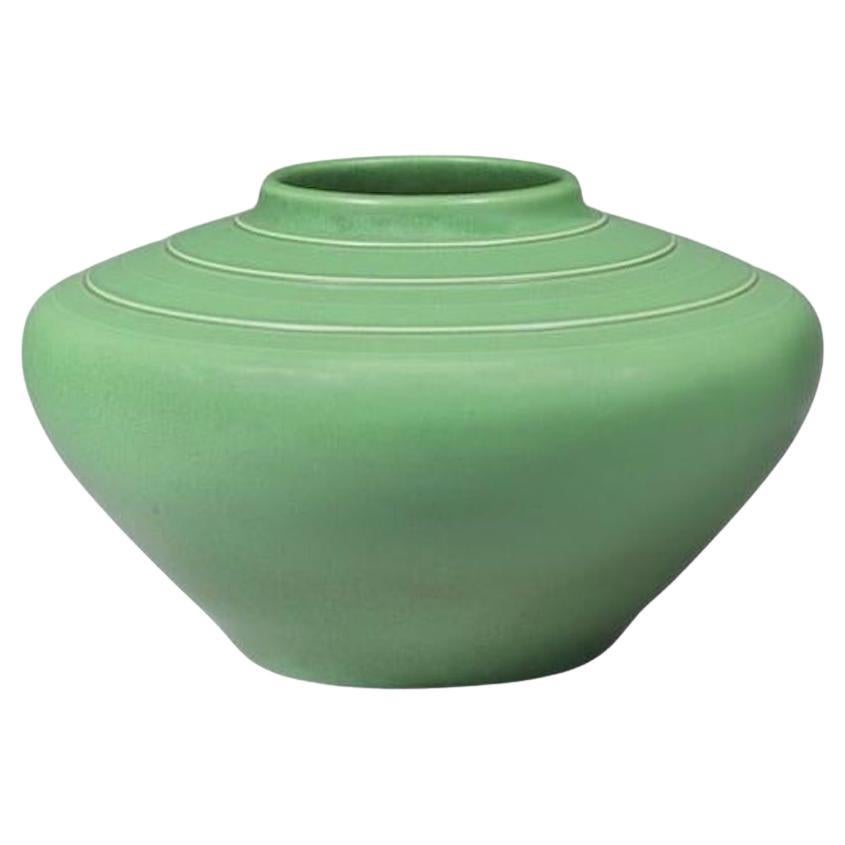 Keith Murray Große Vase in Mattgrün, Design 3820 für Wedgwood
