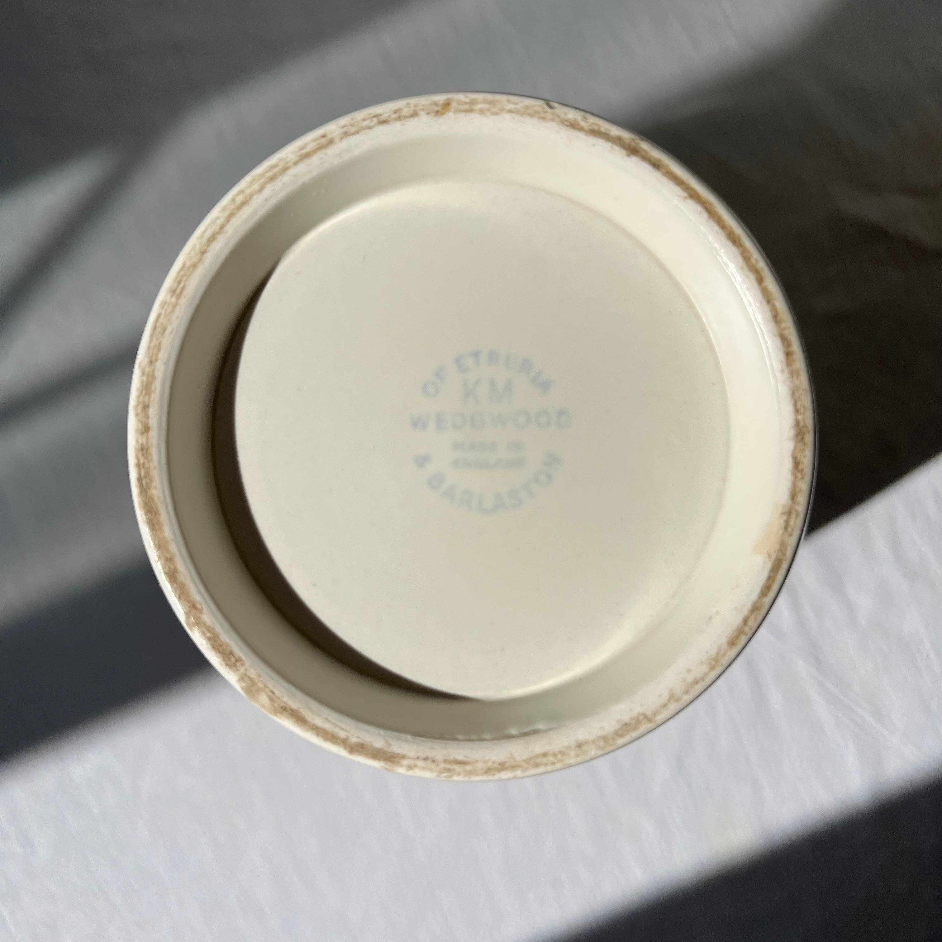 Keith Murray Vase aus Mondstein, Design 3805 für Wedgwood (Glasiert) im Angebot