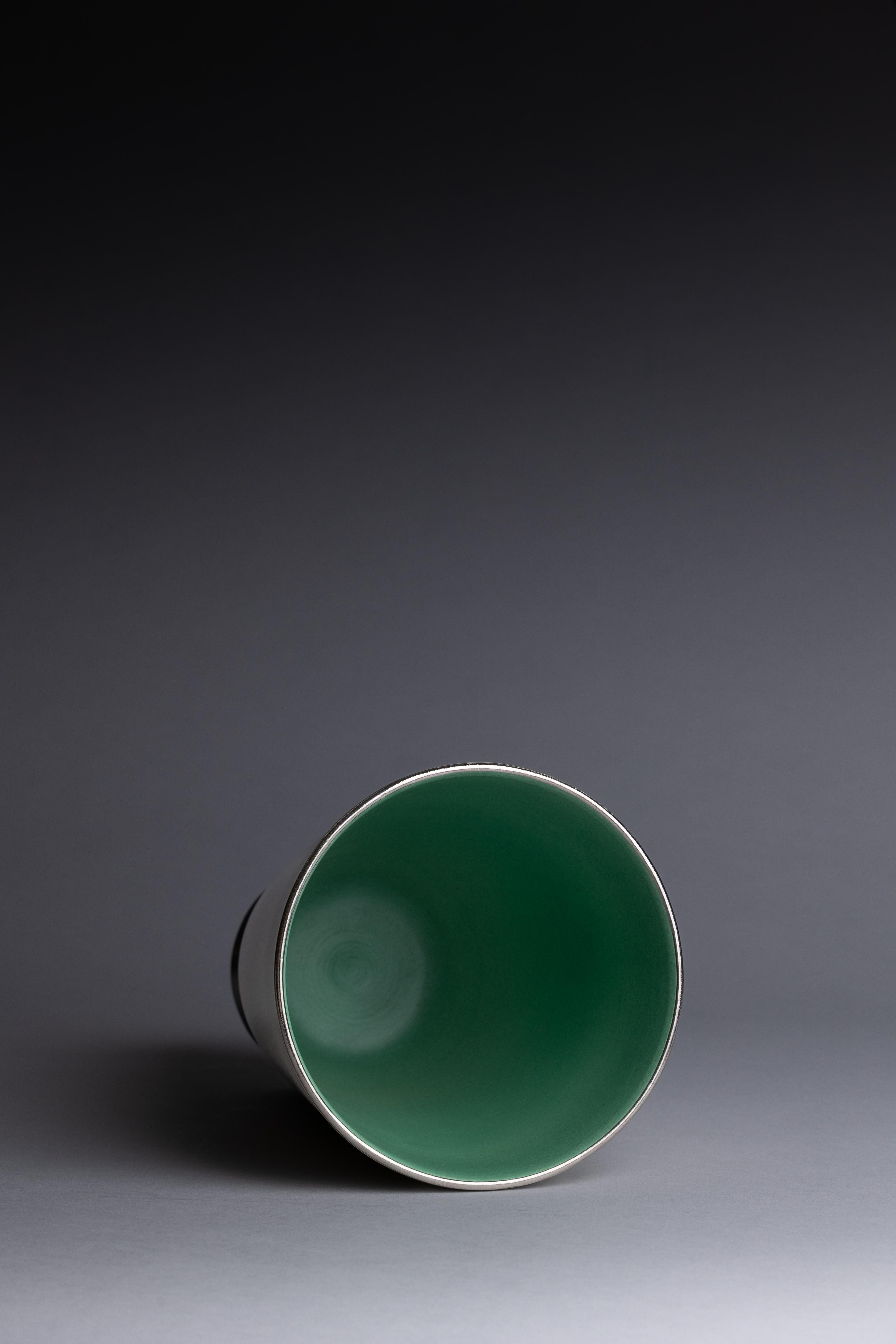 Vernissé Keith Murray Wedgwood Vase en pierre de lune en vente