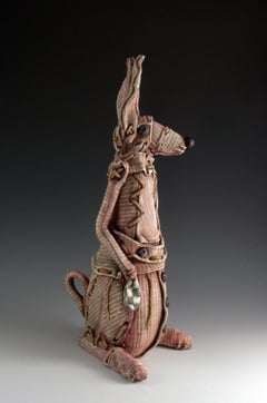 Sylvia - sculpture en céramique ludique et fantaisiste d'un lapin