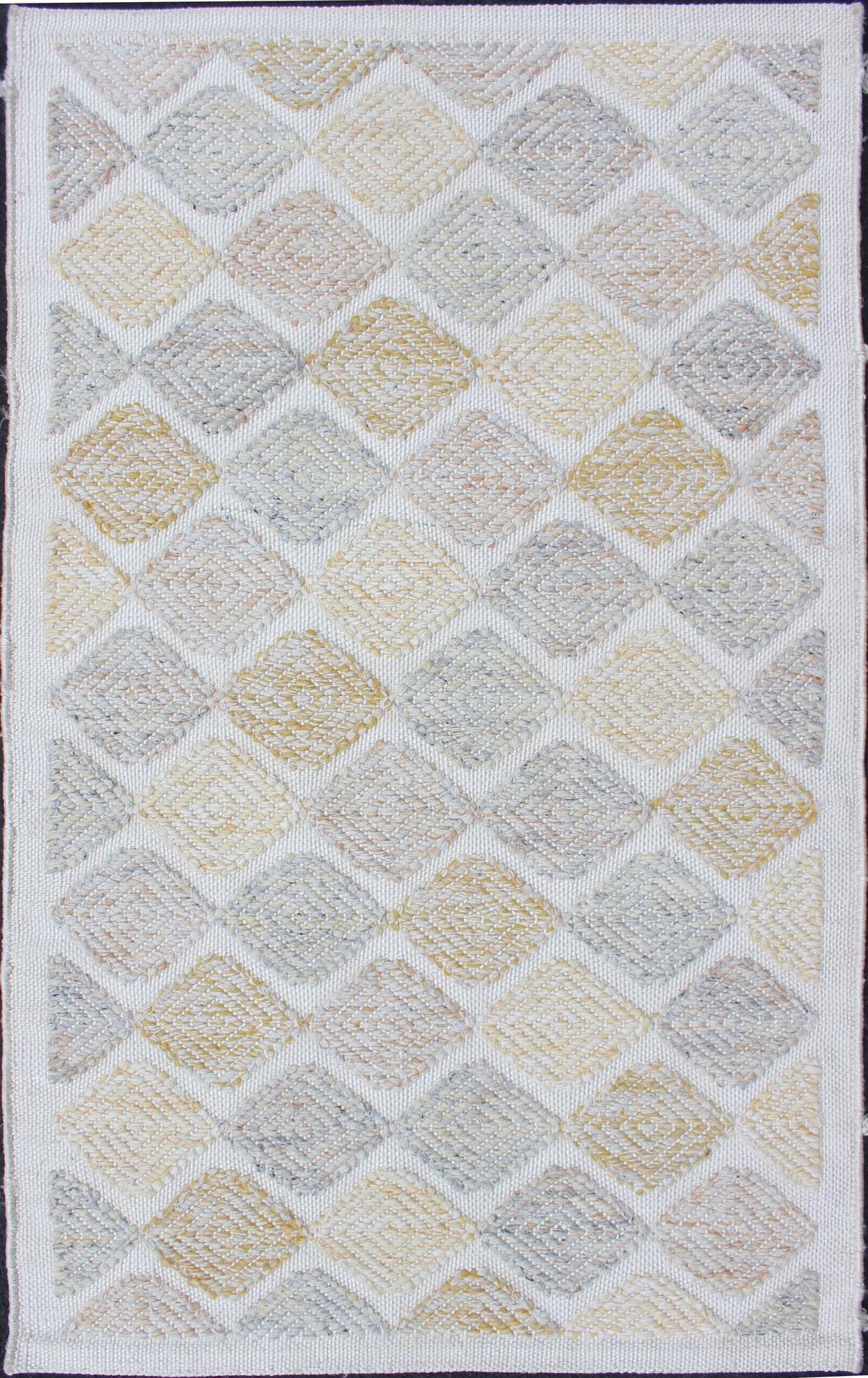 Tapis scandinave Keivan Woven Arts All-Over Diamond en très bon état  3' x 5' en vente