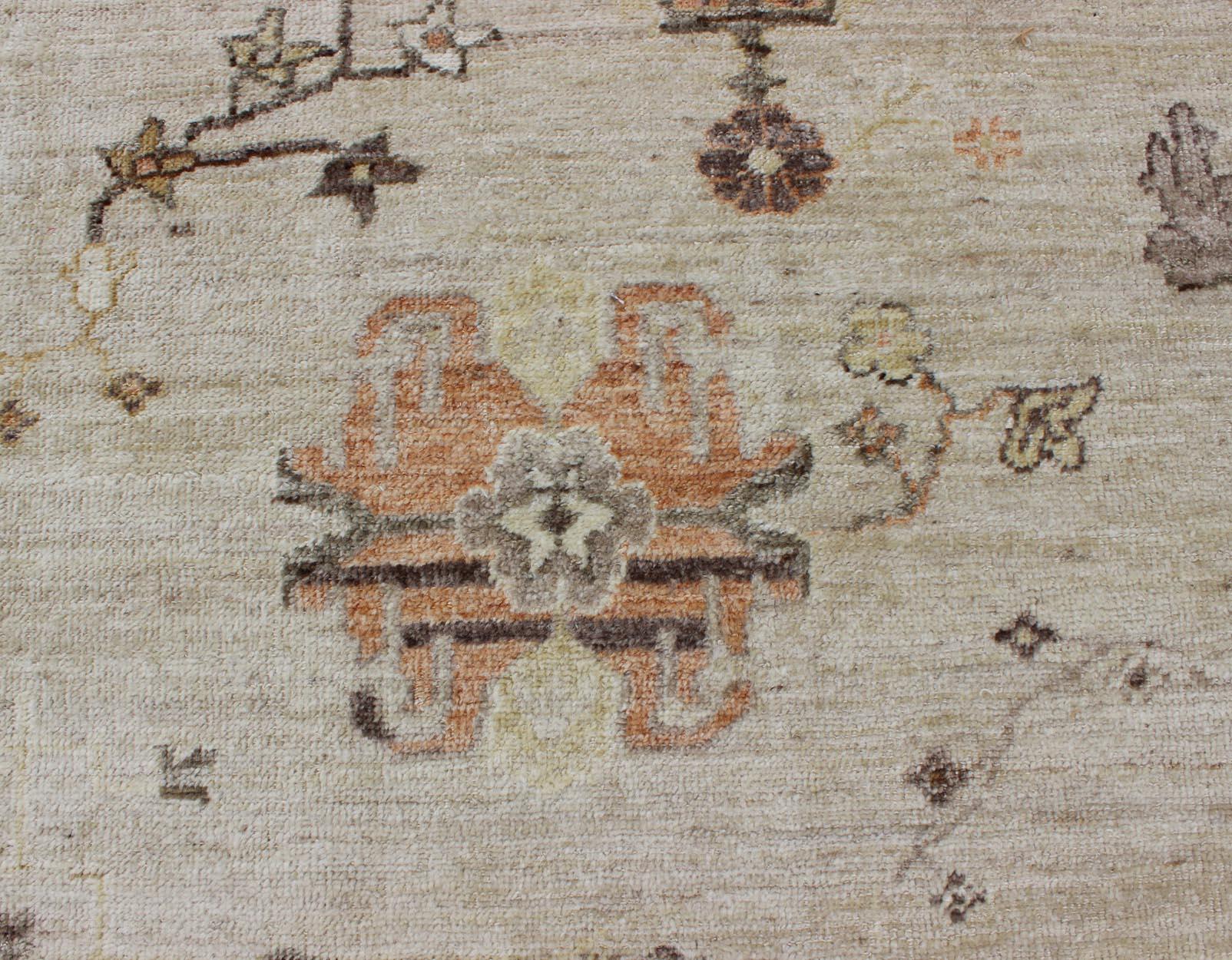 Keivan Woven Arts Türkischer Oushak-Teppich aus Angora in neutralen Tönen   11' 6 x 14 '9 im Angebot 1