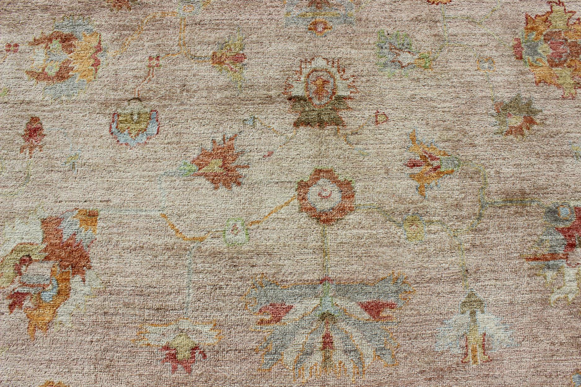 Rug Art Woven Arts Angora Turc Oushak en rose et couleurs multiples 12'3 x 17'9 Excellent état - En vente à Atlanta, GA