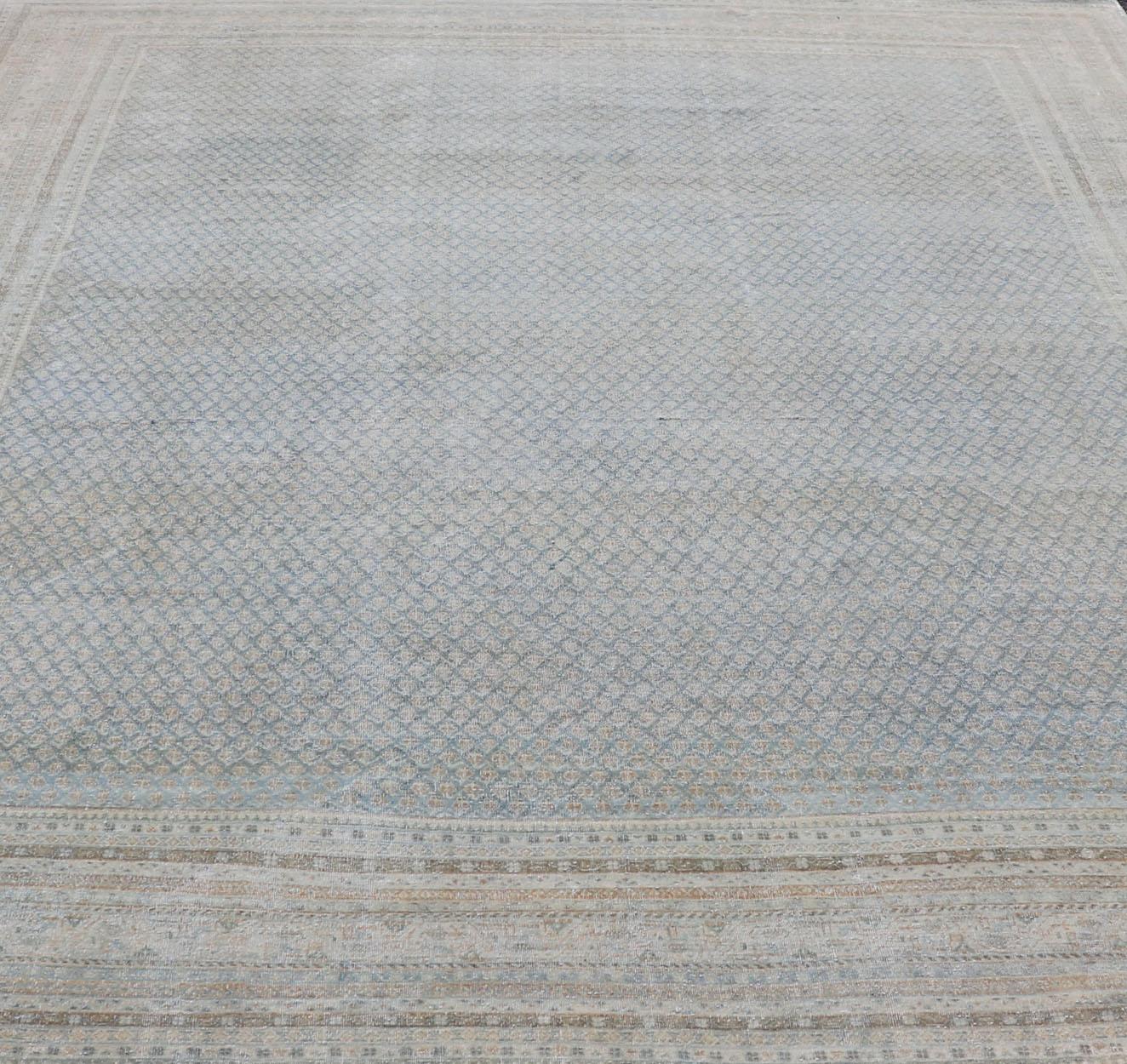 Tappeto Keivan Woven Arts Tabriz persiano antico dal design minimalista 10' 4 x 13' 9 in vendita 3