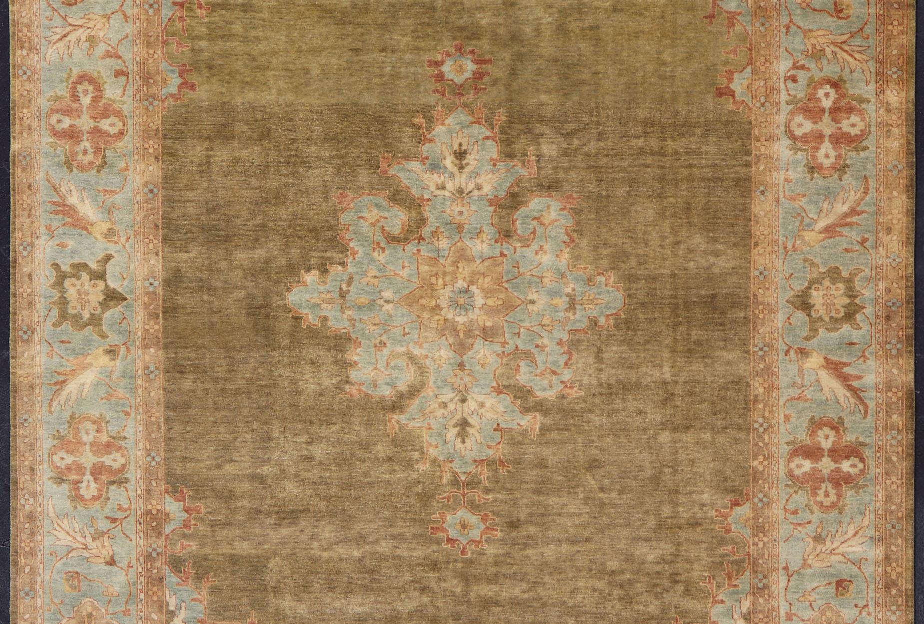 Tappeto Keivan Woven Arts con medaglione verde e blu di Oushak  9'10 x 14'2 in vendita 1