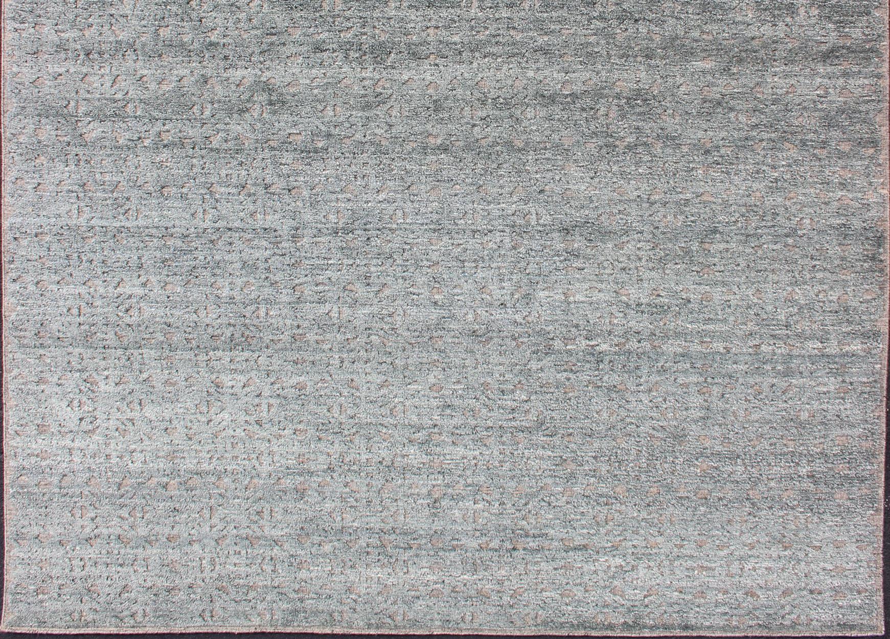 Keivan Woven Arts Hi-Low Pile au design marocain en verts clairs 8'2 x 9'10 en vente 3