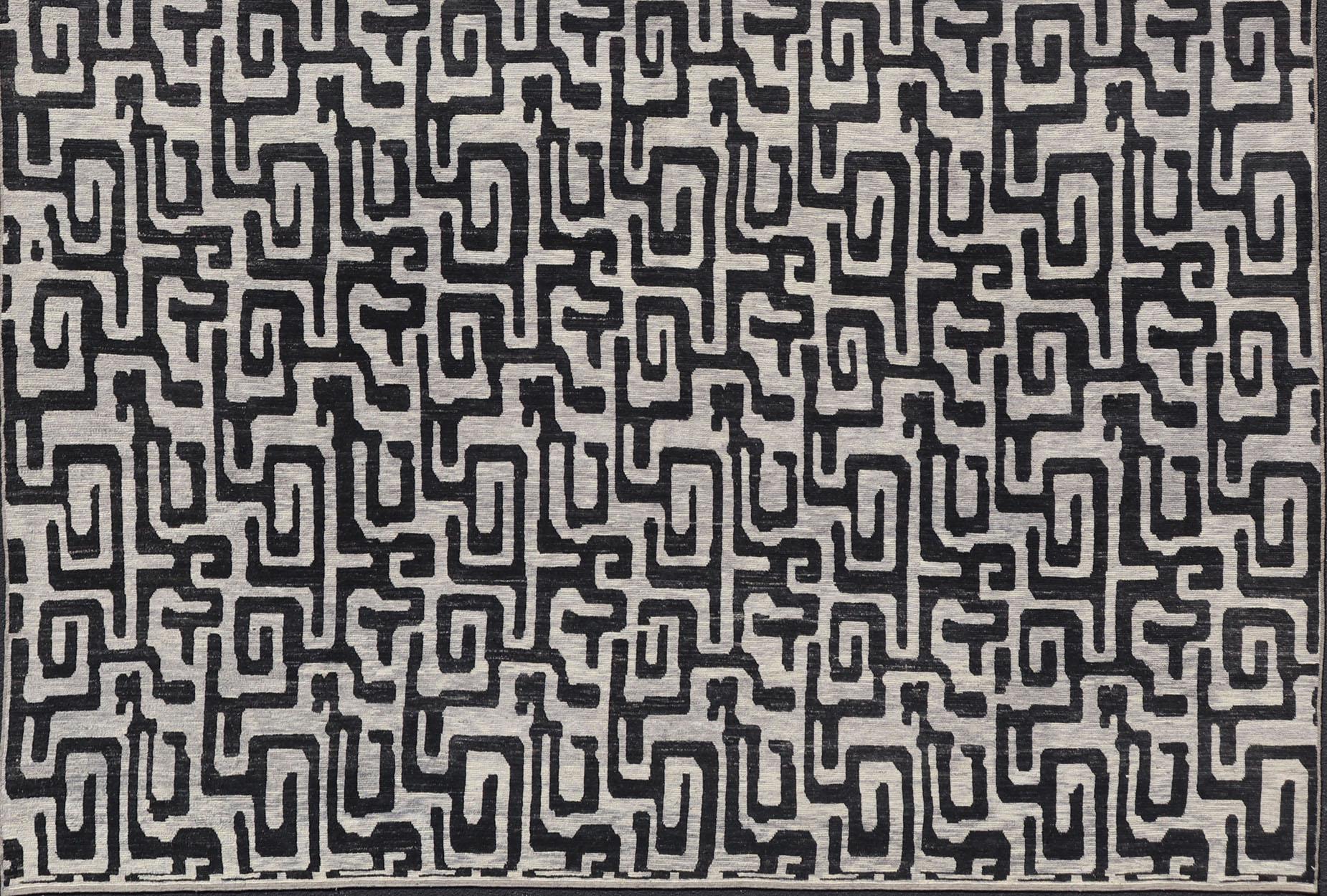 Keivan Woven Arts Large modern rug with diamond pattern in Black and off white For Sale 4