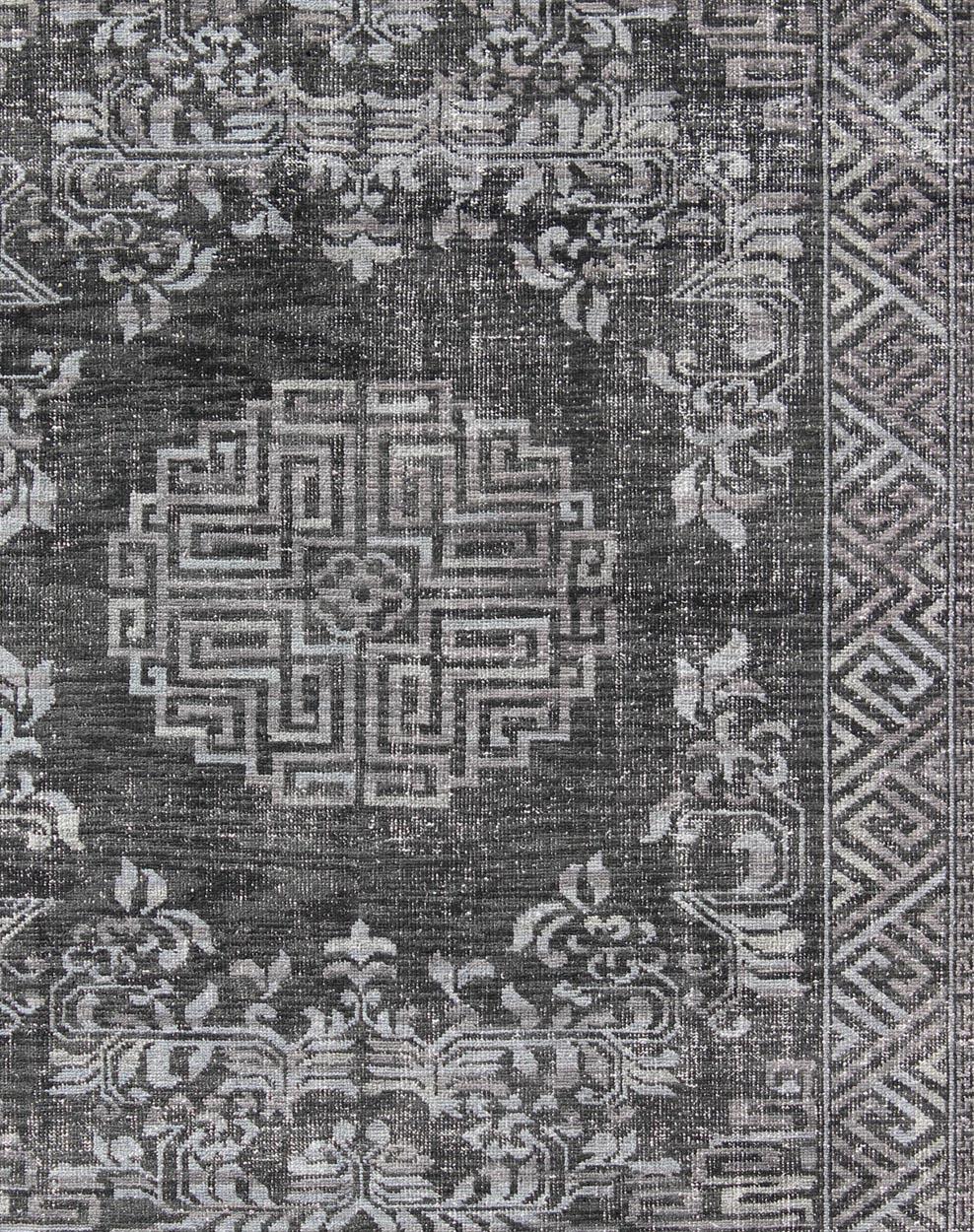 Keivan Woven Arts Moderner handgeknüpfter Khotan-Wollteppich in Anthrazit & Grau (21. Jahrhundert und zeitgenössisch) im Angebot