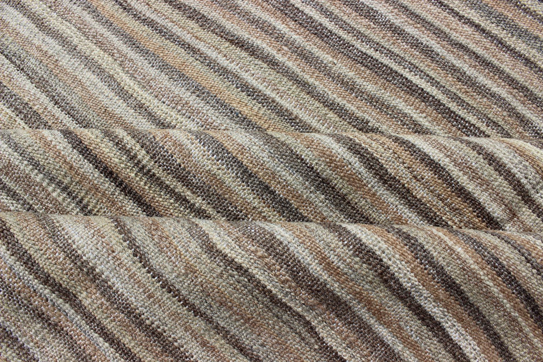 Keivan Woven Arts Kilim moderne avec un design solide dans les tons gris 6'3 x 9'7 en vente 1