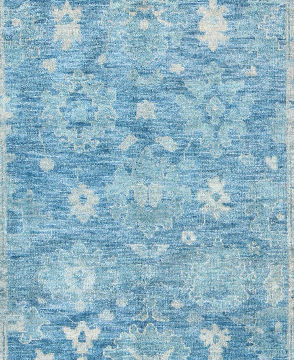 Keivan Woven Arts Modern Oushak Wool Hand Knotted Rug in Blue  In Excellent Condition For Sale In Atlanta, GA