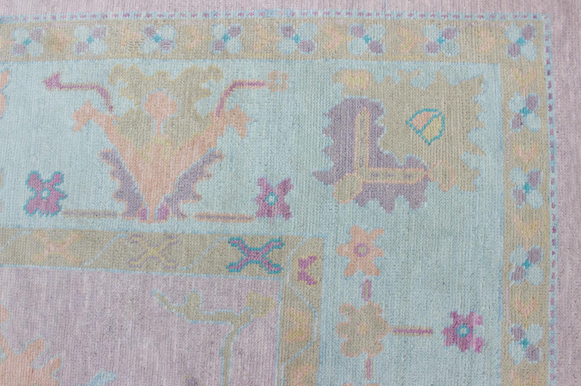 Keivan Woven Arts Moderne Wolle Oushak Teppich In Rosa Eis Blau Grenze  9'5 x 12'1 (Indisch) im Angebot