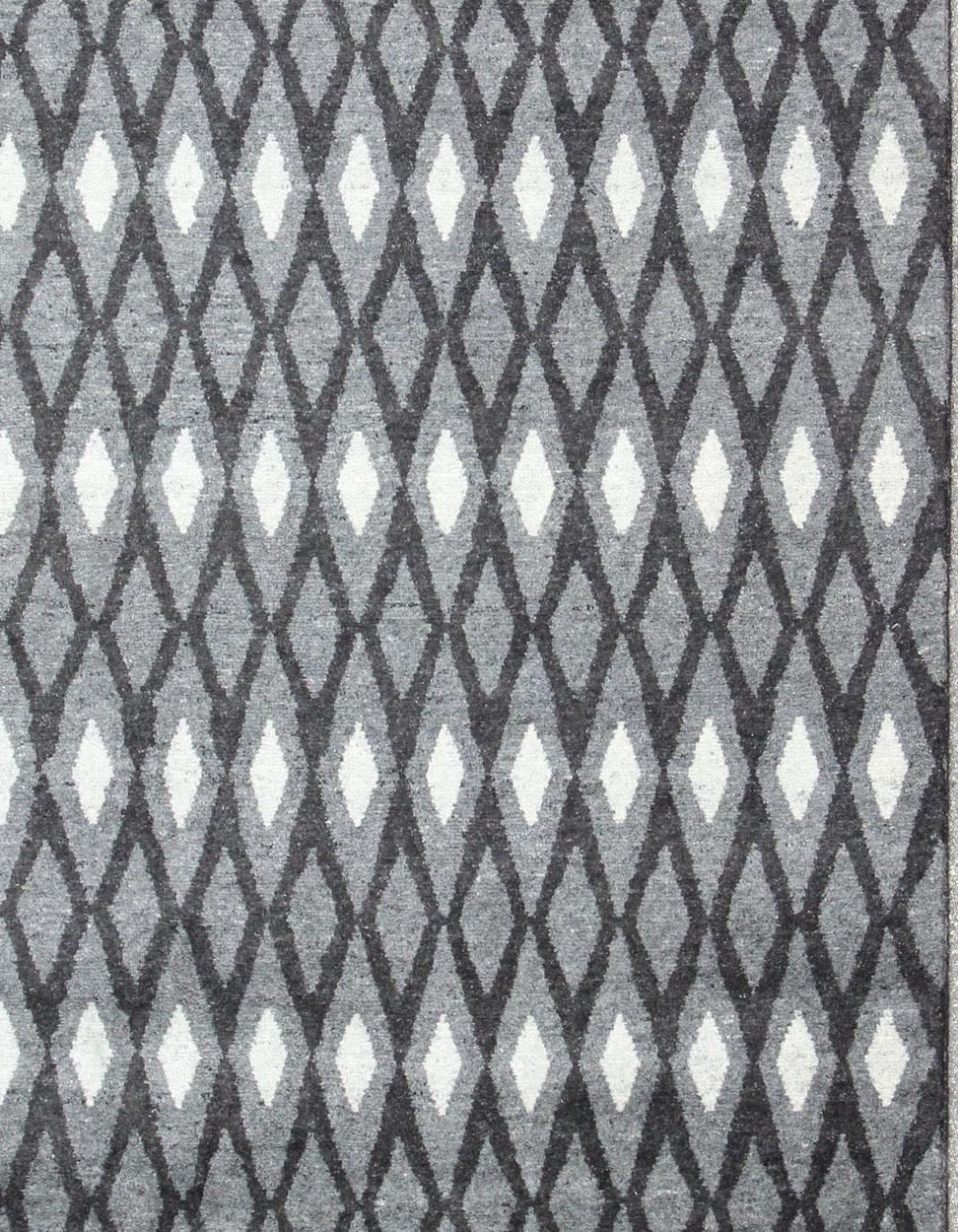 Tribal Keivan Woven Arts Moroccan Hand-Knotted Wool Area Rug in Gray Diamond Design For Sale