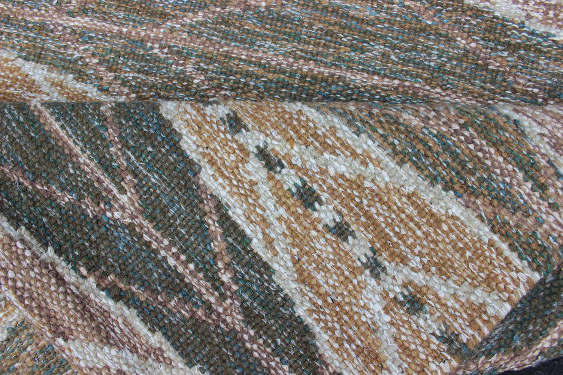 Tessuto a mano Keivan Woven Arts Scandinavian Flat-Weave Rug With Modern Design Brown and Green in vendita