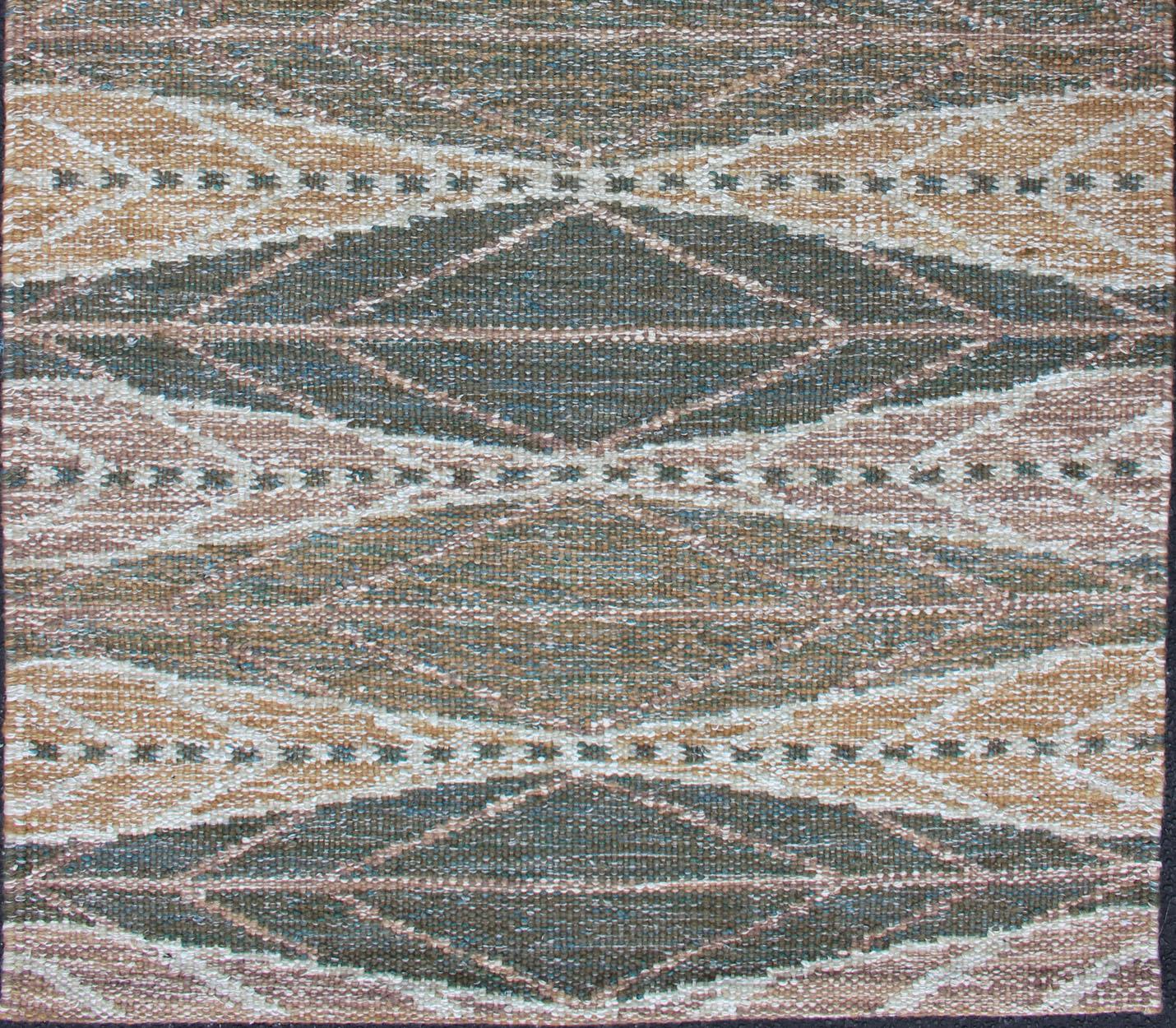 Lana Keivan Woven Arts Scandinavian Flat-Weave Rug With Modern Design Brown and Green in vendita
