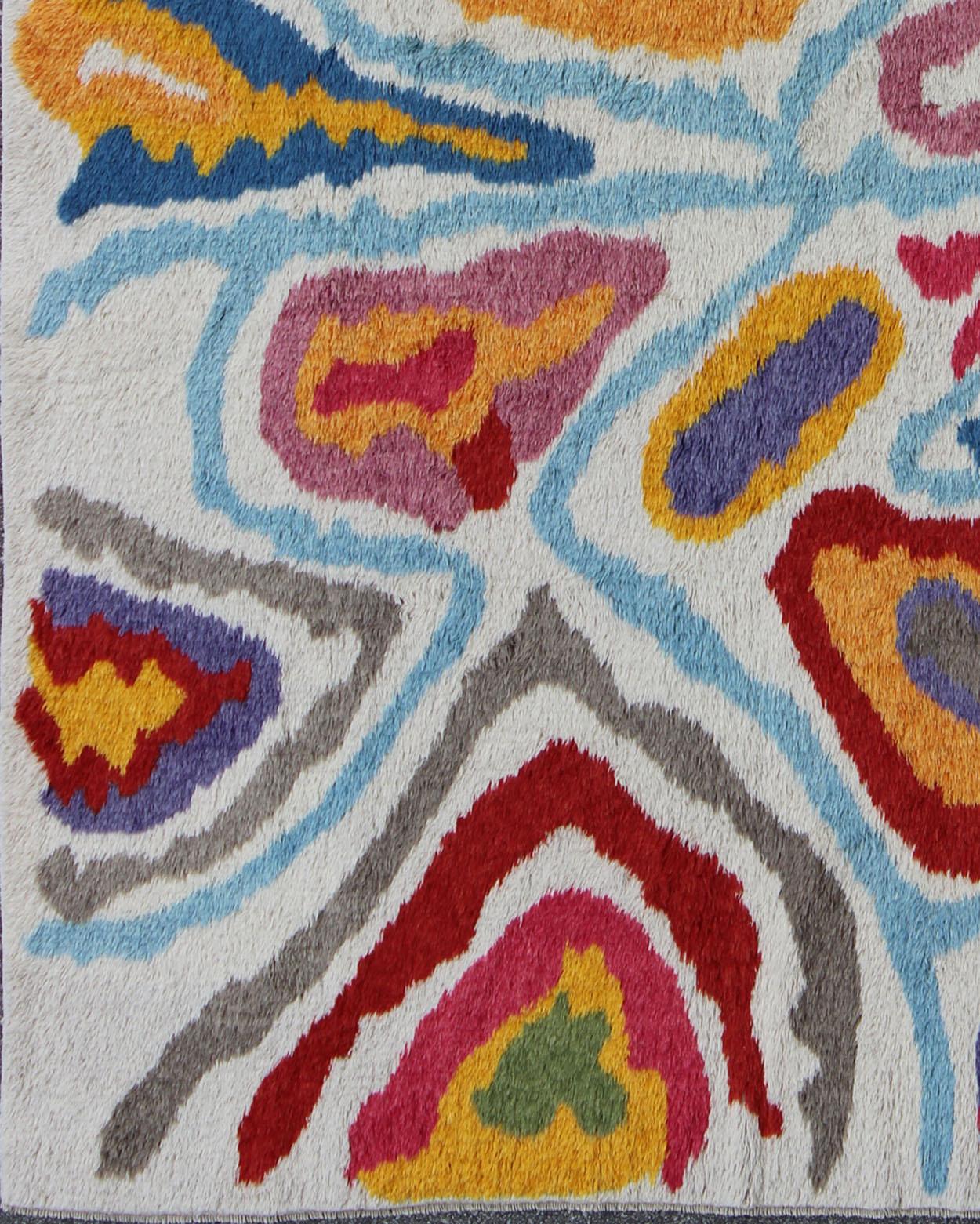 Keivan Woven Arts, türkischer Tulu-Teppich mit leuchtender Farbpalette (21. Jahrhundert und zeitgenössisch) im Angebot