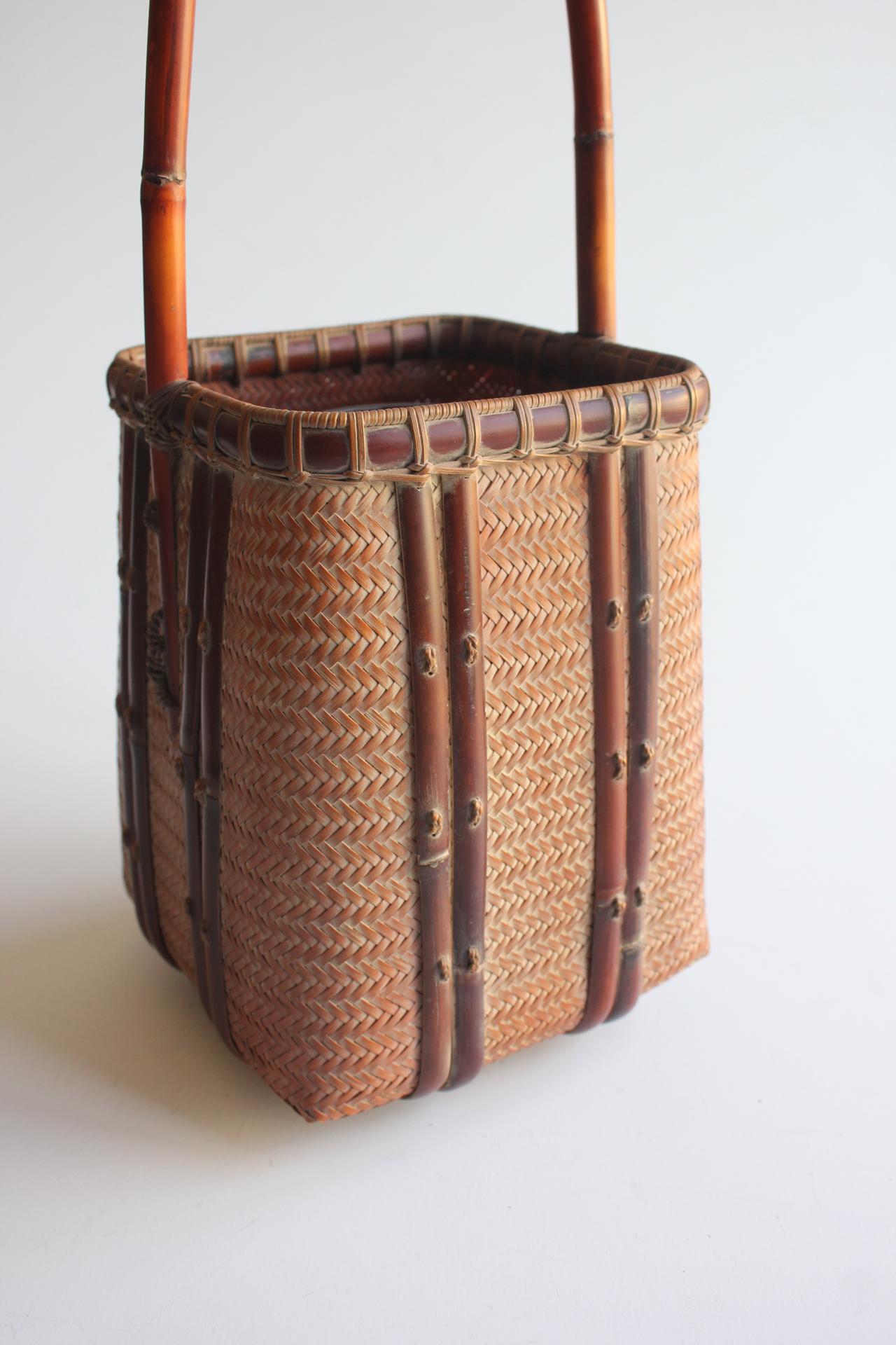 Japanese Antiques Keizo Yagisawa (Sokan) A Flower Basket Bamboo Craft with Box In Good Condition For Sale In Niiza, JP