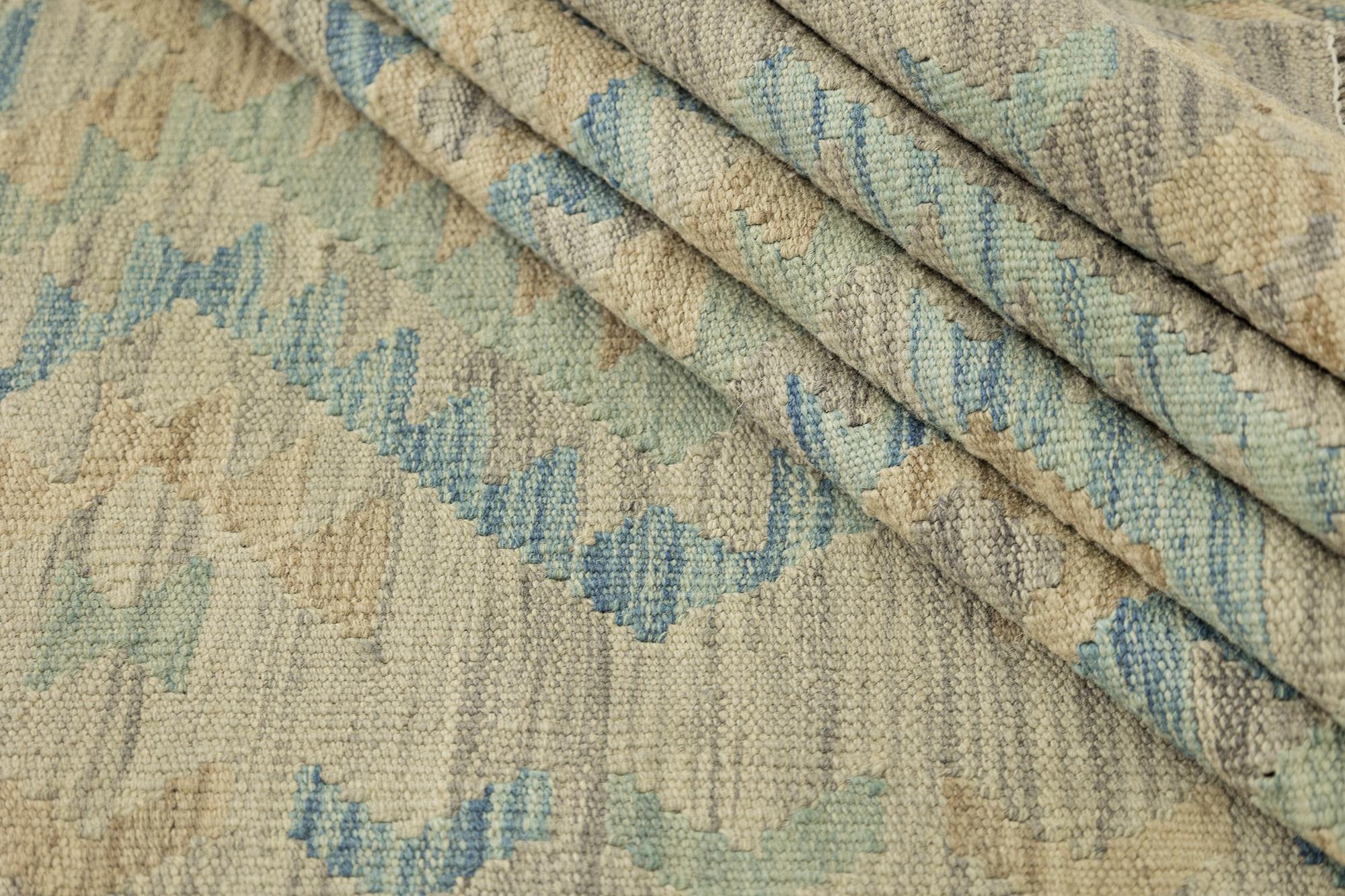 Kelim Afghan Rug (183 × 274 cm, gray, new) For Sale 1
