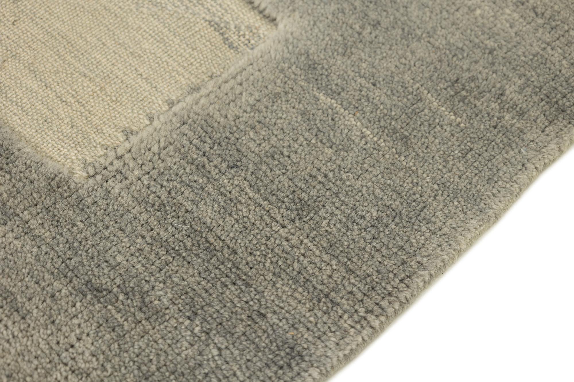 Kelim Gabbeh Teppich, handgewebt, 9,2 × 3,4 Fuß - Grau und Elfenbein (21. Jahrhundert und zeitgenössisch) im Angebot